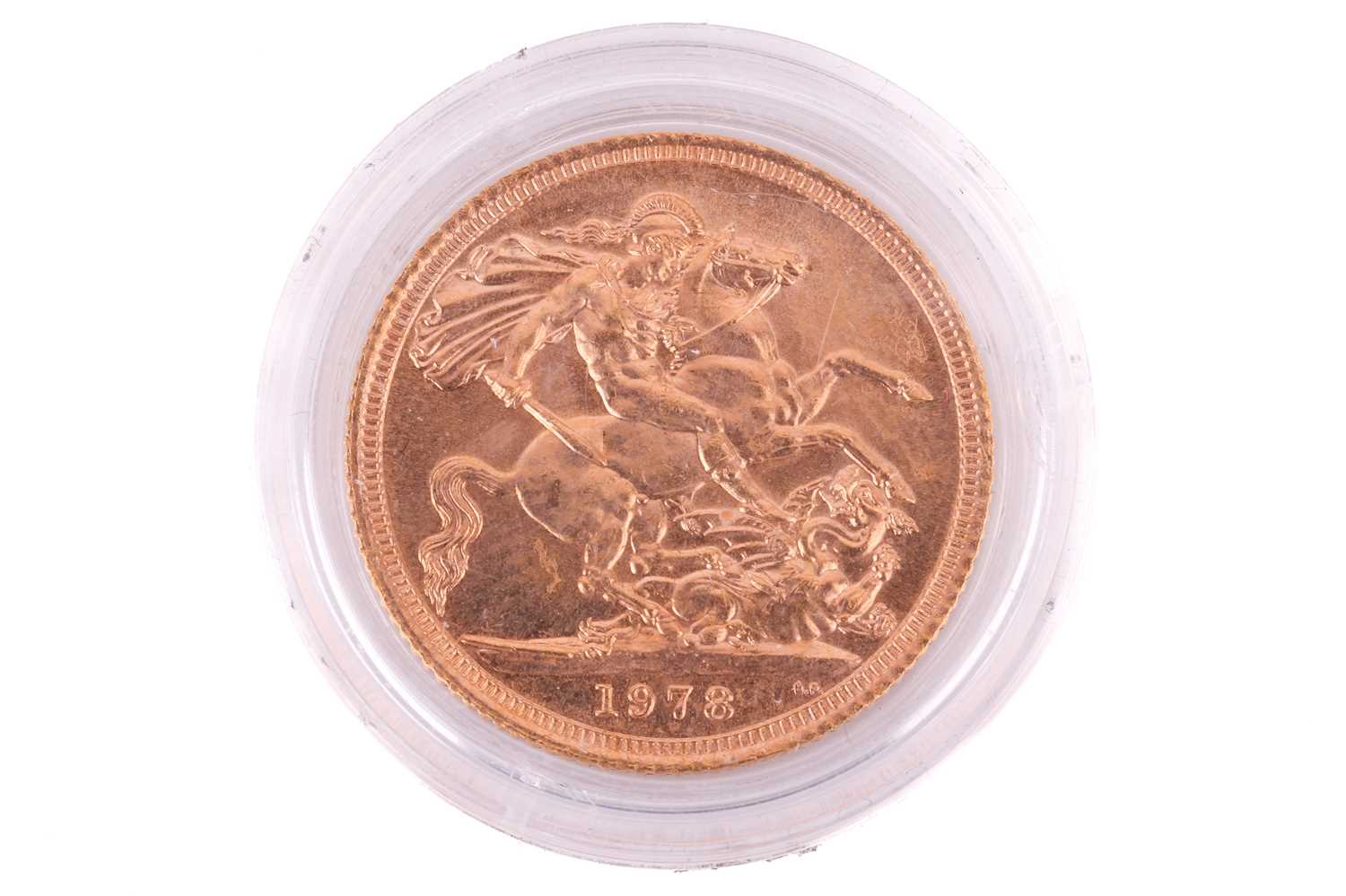 A1978 Elizabeth II Full-Sovereign with a plastic case, circulated.