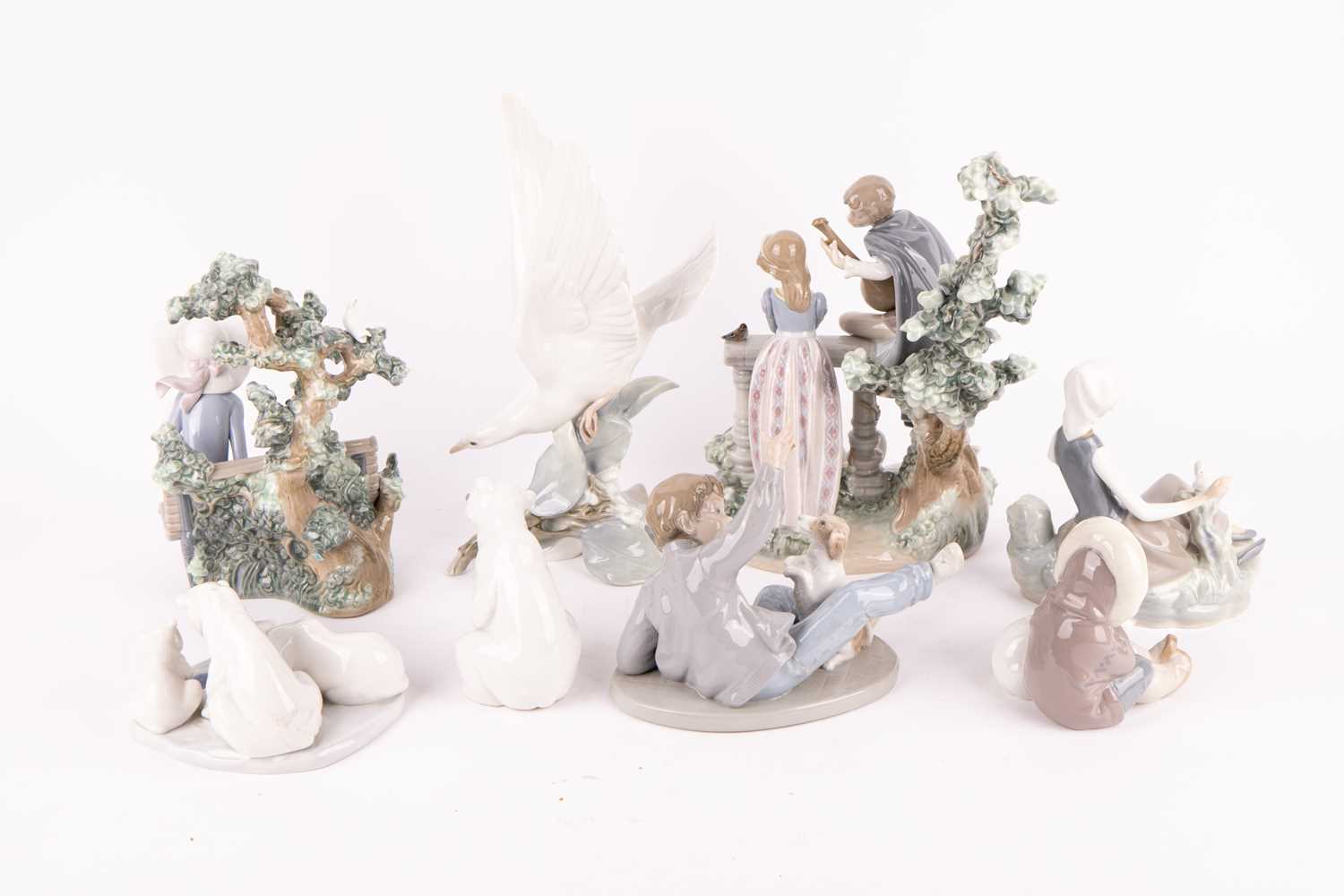 A collection of eight Lladro figurines comprising Sunday in the park, the serenade, a boy with dog,  - Image 2 of 27