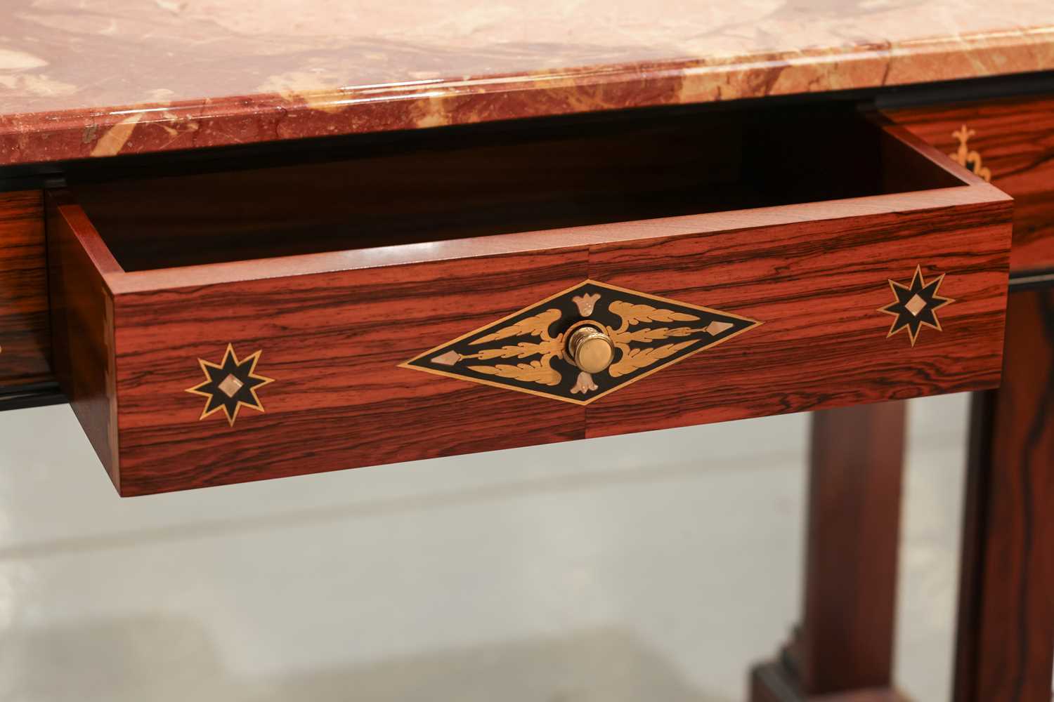 A 20th century French Empire style marble-topped brass marquetry inlaid zebrano side table, with a s - Image 5 of 5