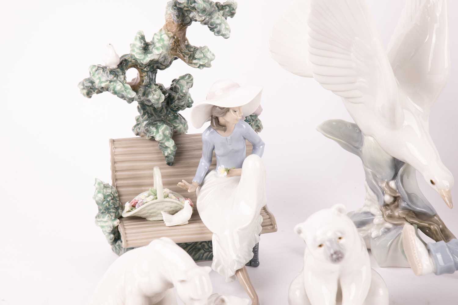 A collection of eight Lladro figurines comprising Sunday in the park, the serenade, a boy with dog,  - Image 5 of 27