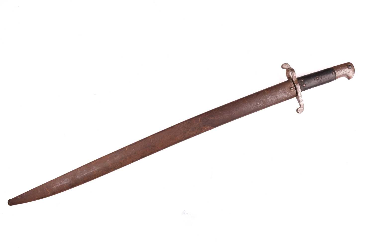 A British 1853 pattern 2nd pattern yatagan bayonet, the hilt marked RMFA 50. - Image 17 of 18