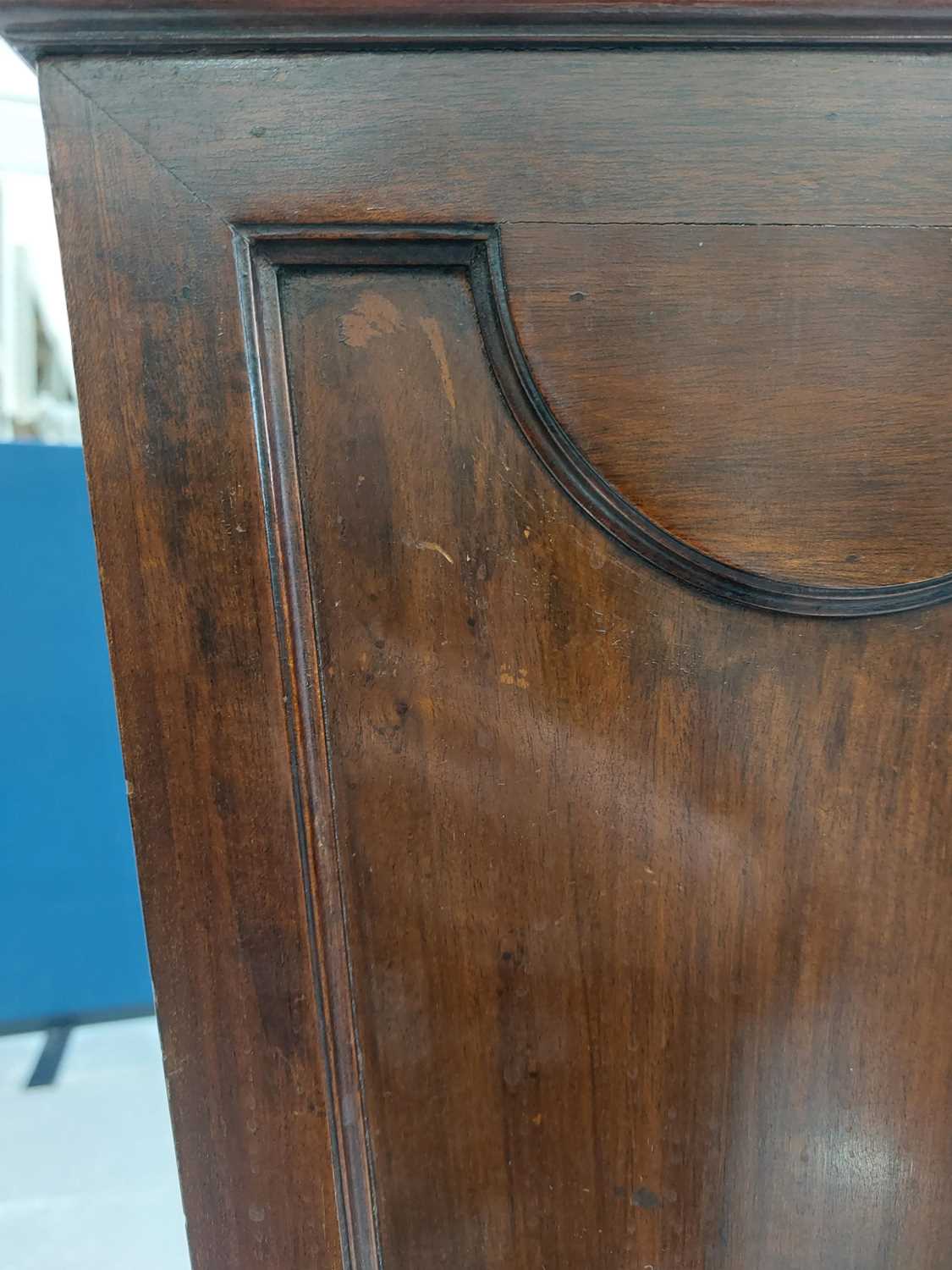 An Edwardian mahogany square section pedestal of Neo-Classical form with decorative carved and mould - Image 9 of 16
