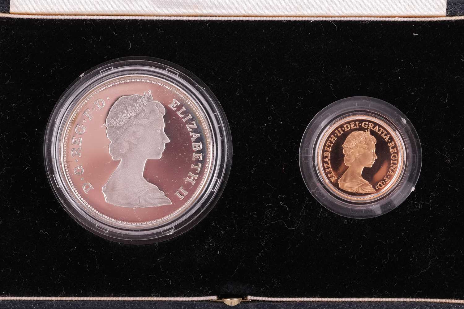 A Royal Mint Two-coin commemorative proof set, 1981, comprising a gold-proof sovereign and a Royal M - Image 2 of 5