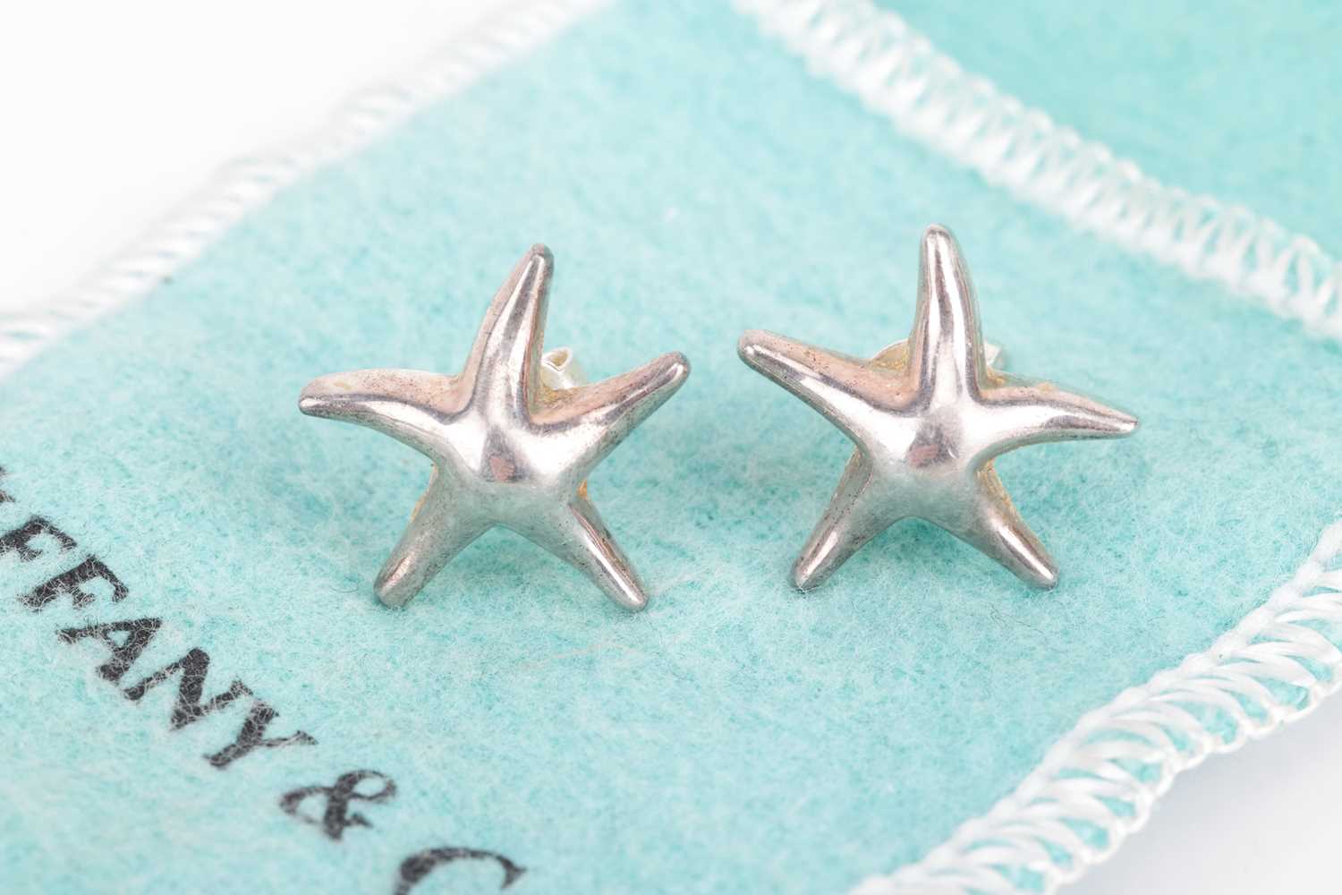 Tiffany &amp; Co. - three pairs of earrings; to include two pairs of starfish stud earrings by Elsa  - Image 2 of 5