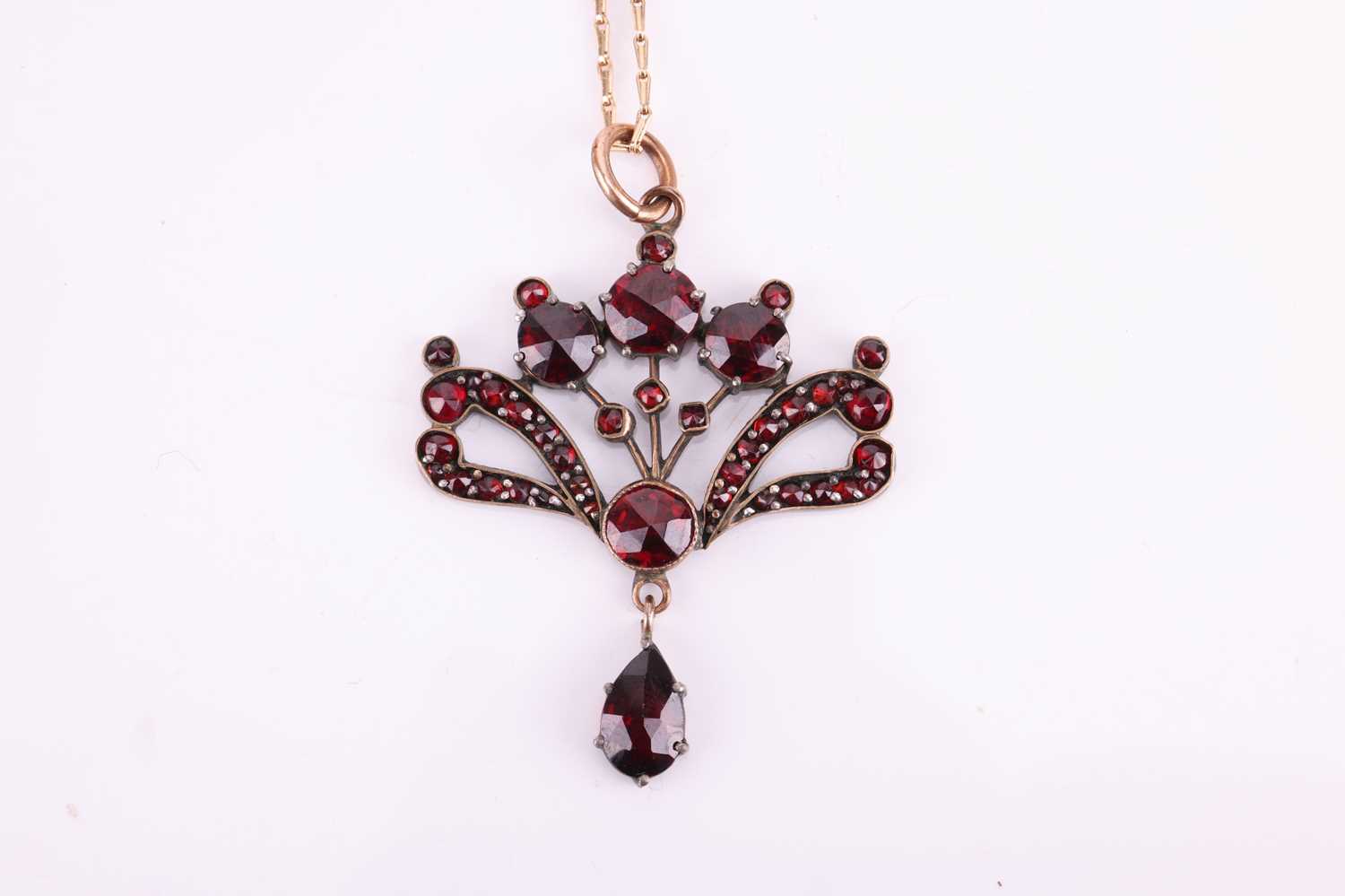 A collection of 19th century and later jewellery, including a garnet pendant in a spray design with  - Image 6 of 6