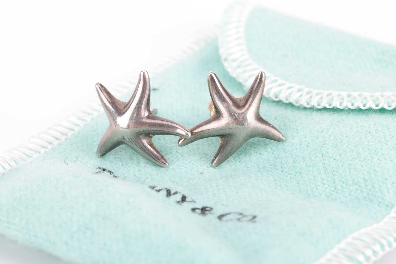 Tiffany &amp; Co. - three pairs of earrings; to include two pairs of starfish stud earrings by Elsa  - Image 3 of 5