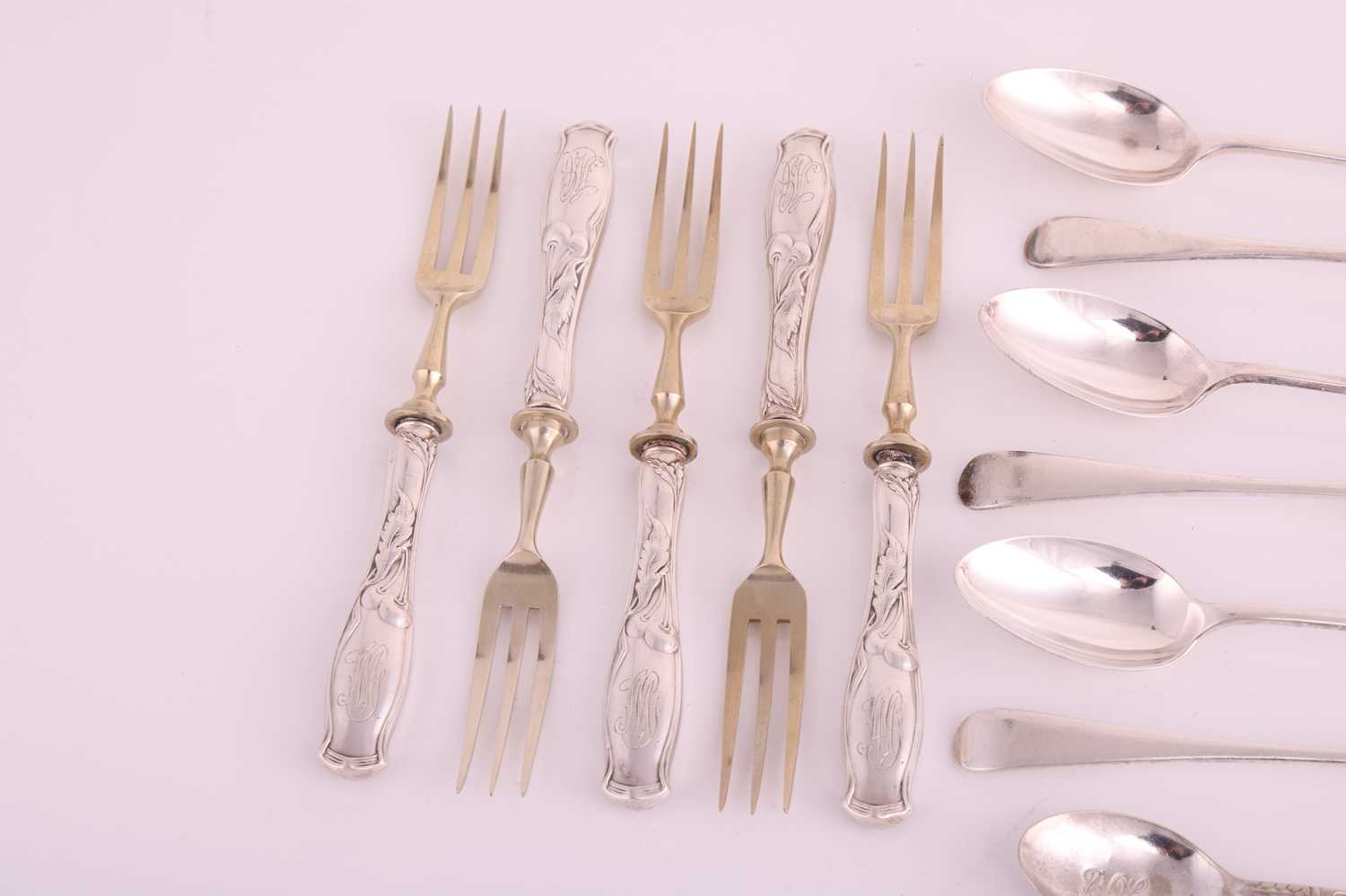 A mixed collection of flatware; six Old English dessert spoons by John Round &amp; Son Ltd, Sheffiel - Image 2 of 7