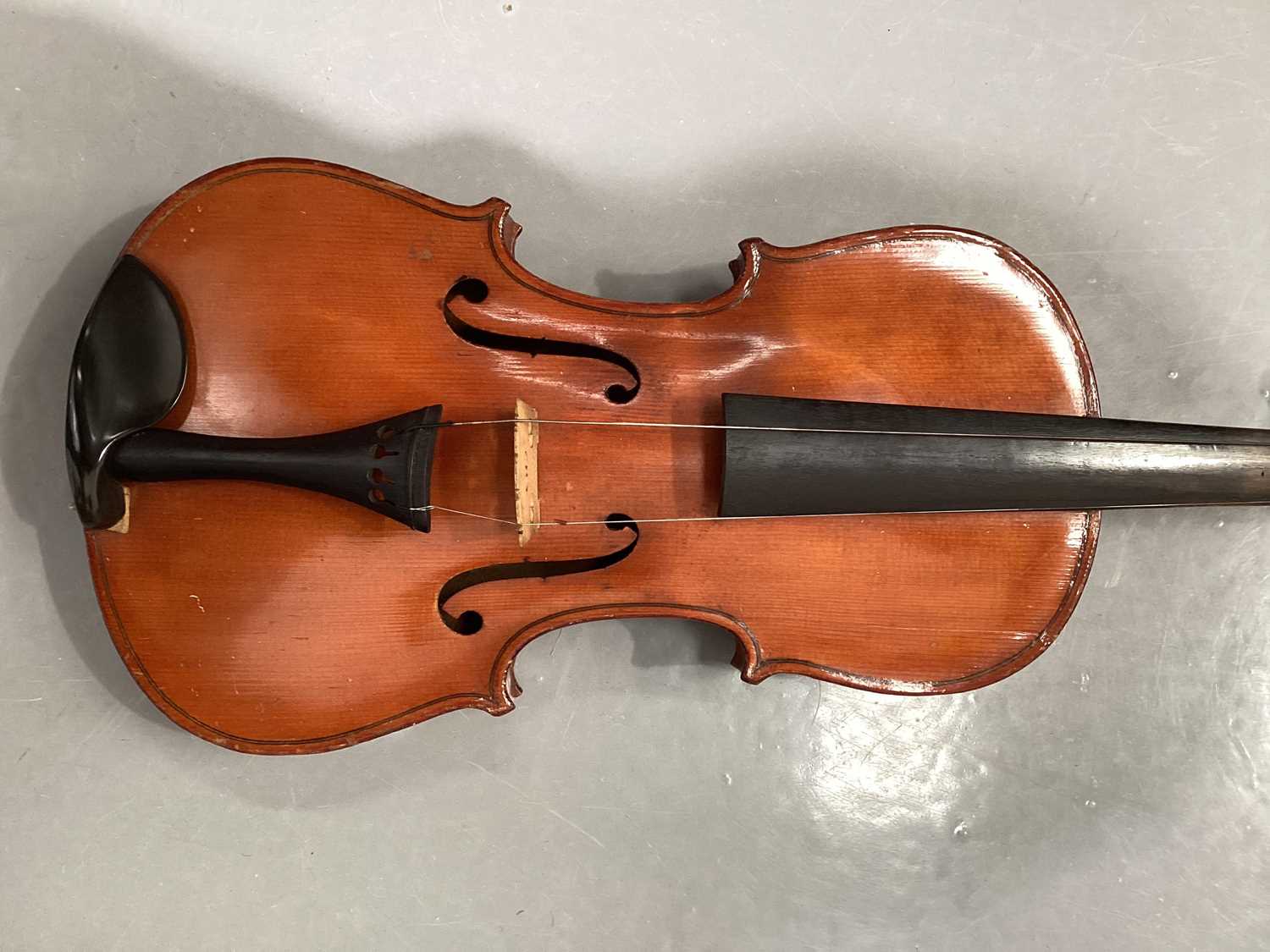 A Violin and bow in accompanying fitted case, violin measuring 59 cm. Ivory certification reference  - Image 13 of 22