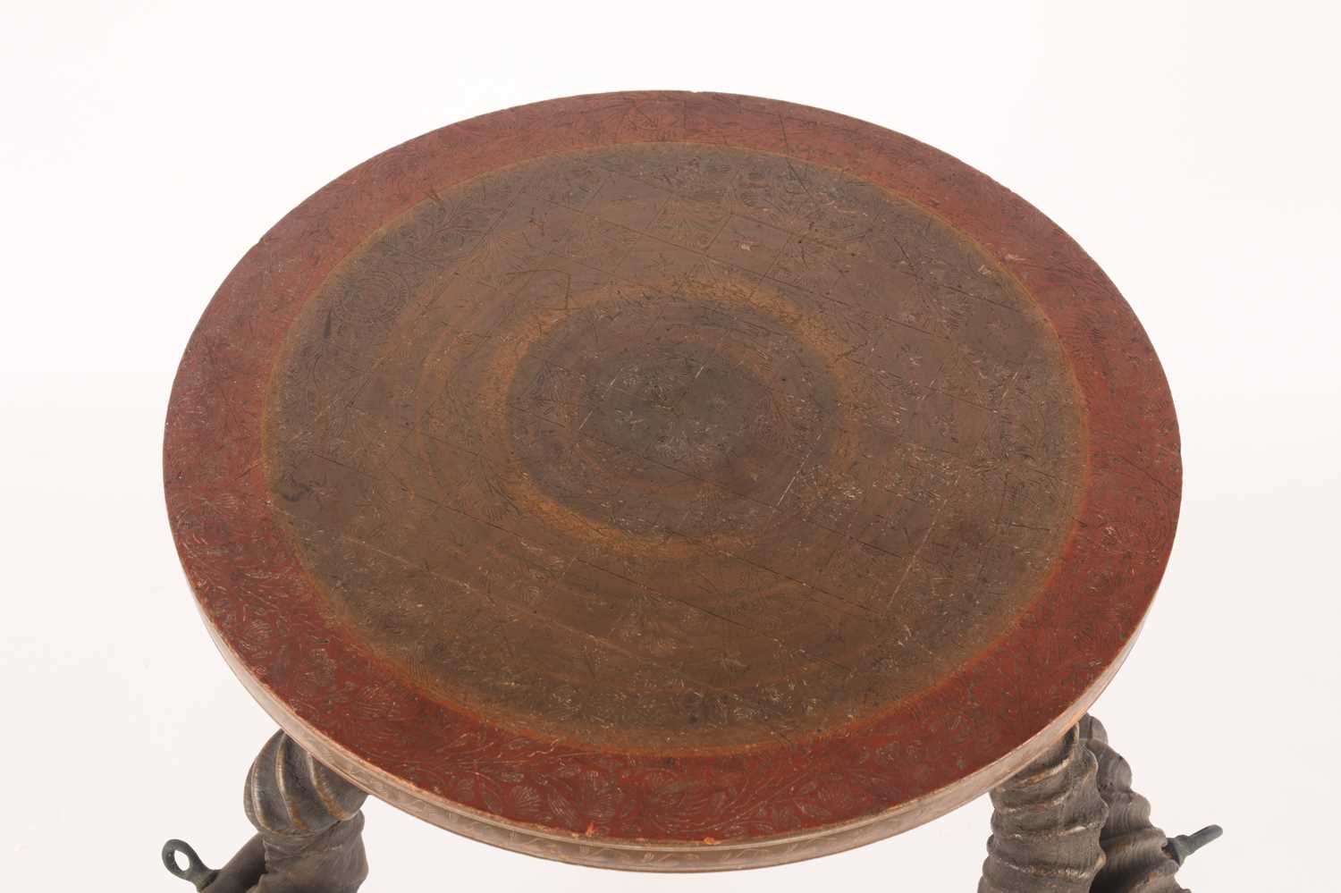 An Indian horn circular games table, measures 40 cm high. - Image 5 of 11