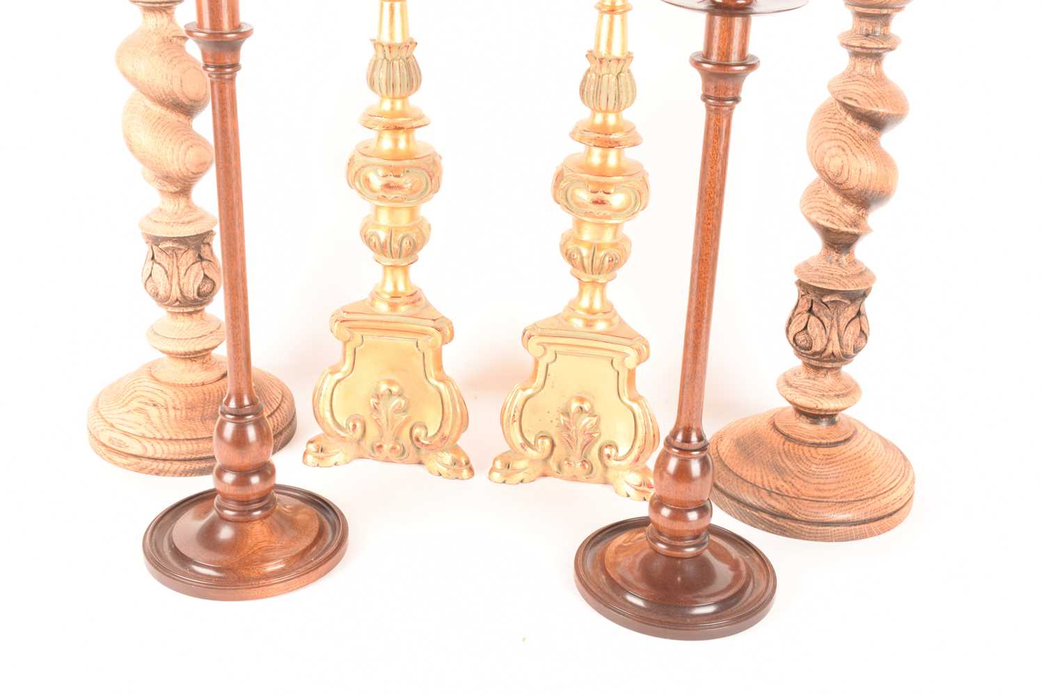 A pair of Mulberry Home oak barley twist and acanthus design candlesticks with Mulberry England labe - Image 3 of 5