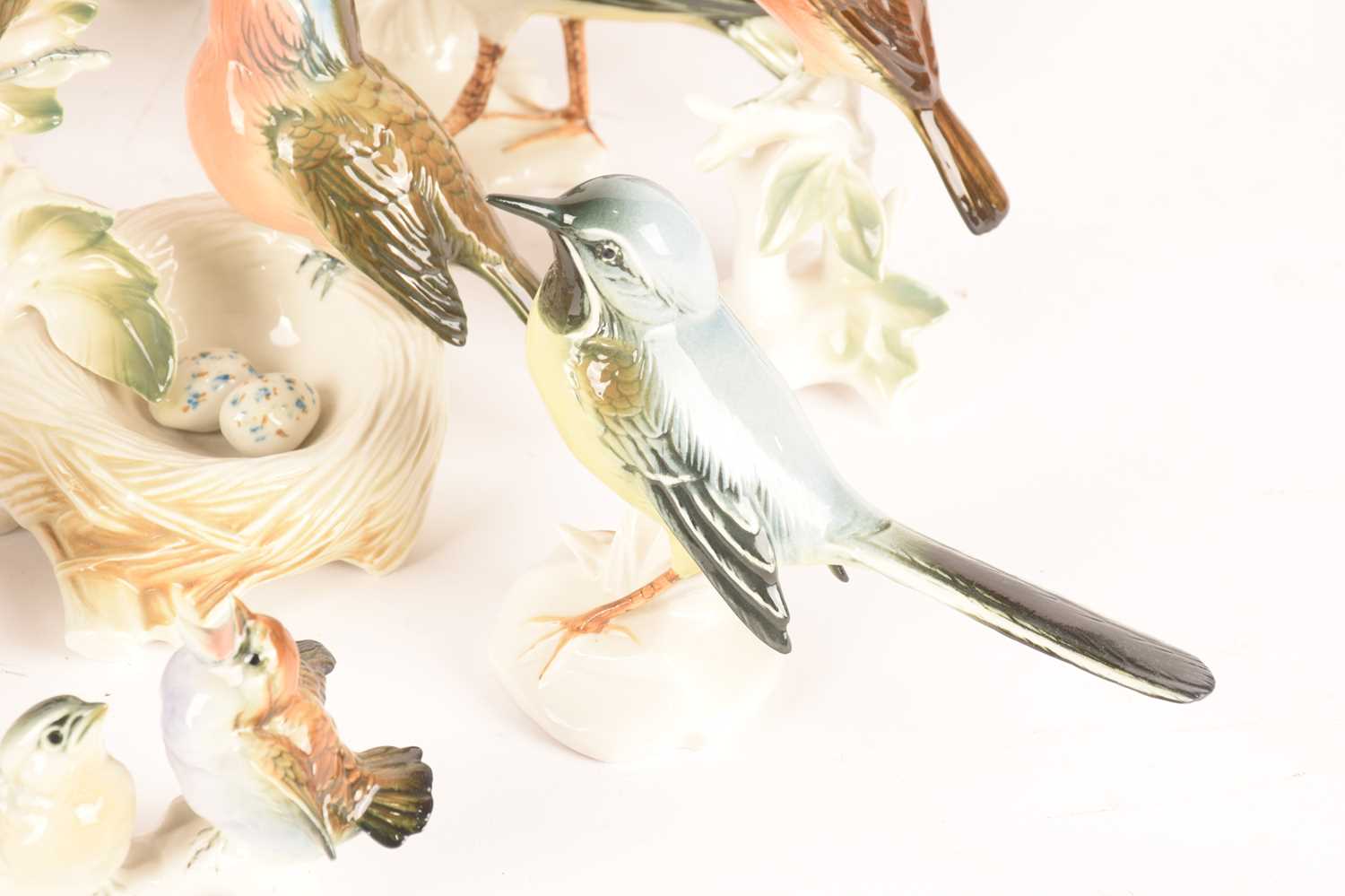 A large collection of mid-century Karl Ens porcelain bird figures comprising a Hoopoe, a pair of Blu - Image 6 of 26