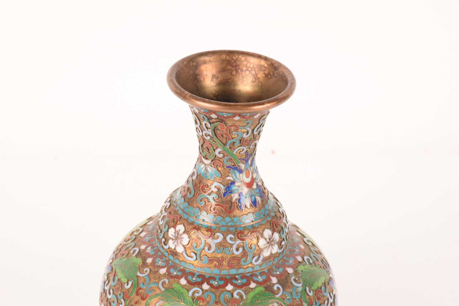 A 20th-century Chinese cloisonne and champleve enamel vase with polychrome enamel scrolls and foliag - Image 5 of 7