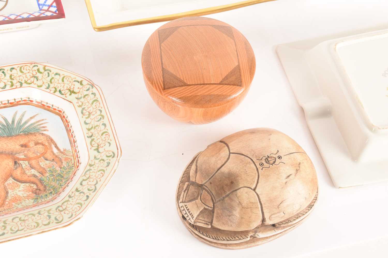 A collection of ashtrays comprising a Hermès Paris porcelain ashtray, a pair of Dubarry porcelain de - Image 15 of 22