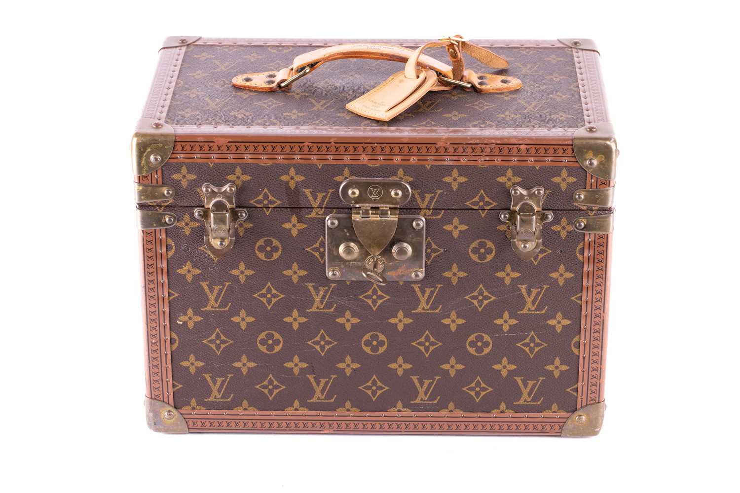 Louis Vuitton - a 'Boîte à Pharmacie' (pharmacy box) vanity case, in brown monogram canvas, brass lo - Image 3 of 15