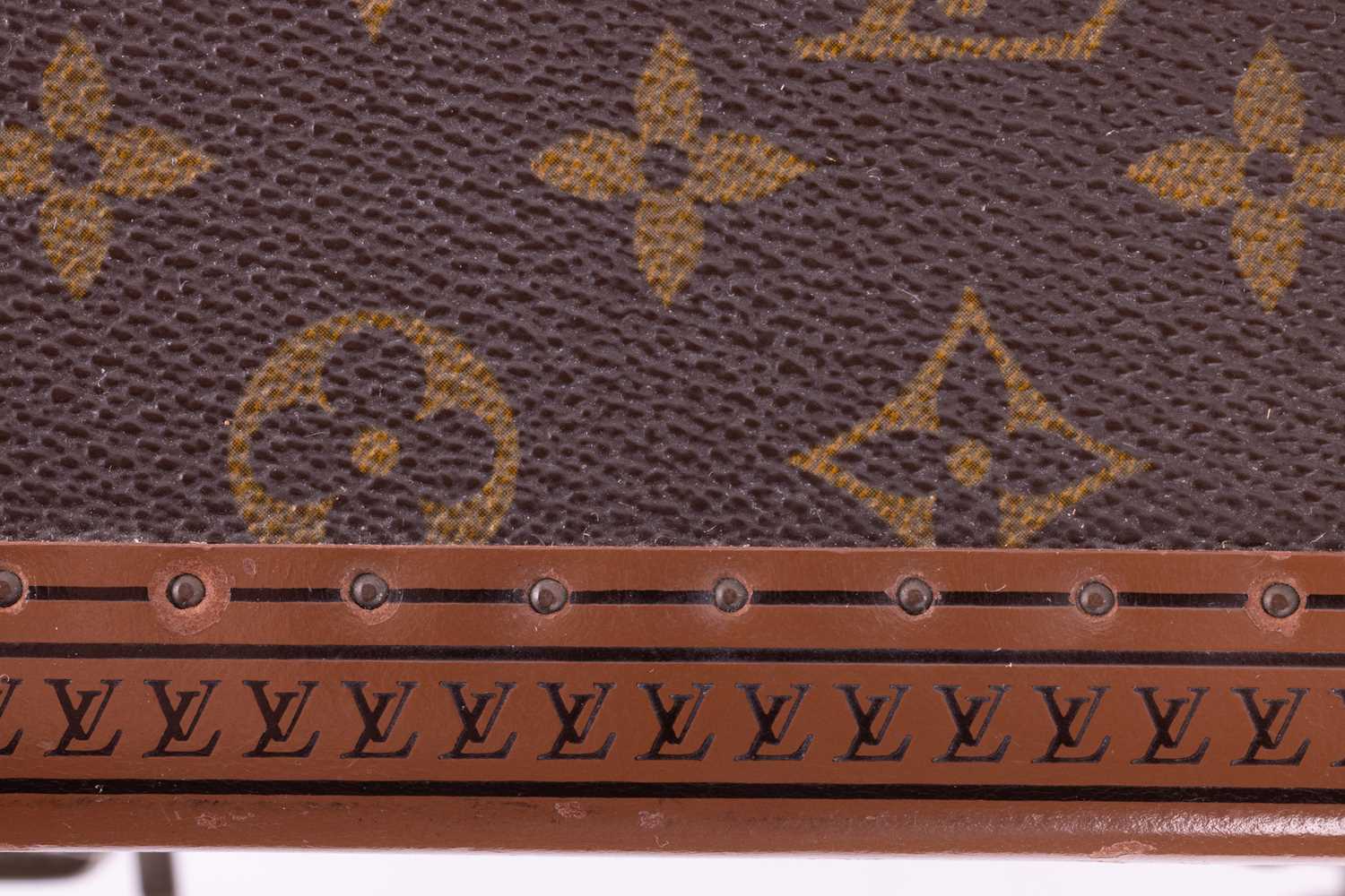 Louis Vuitton - a 'Boîte à Pharmacie' (pharmacy box) vanity case, in brown monogram canvas, brass lo - Image 9 of 15