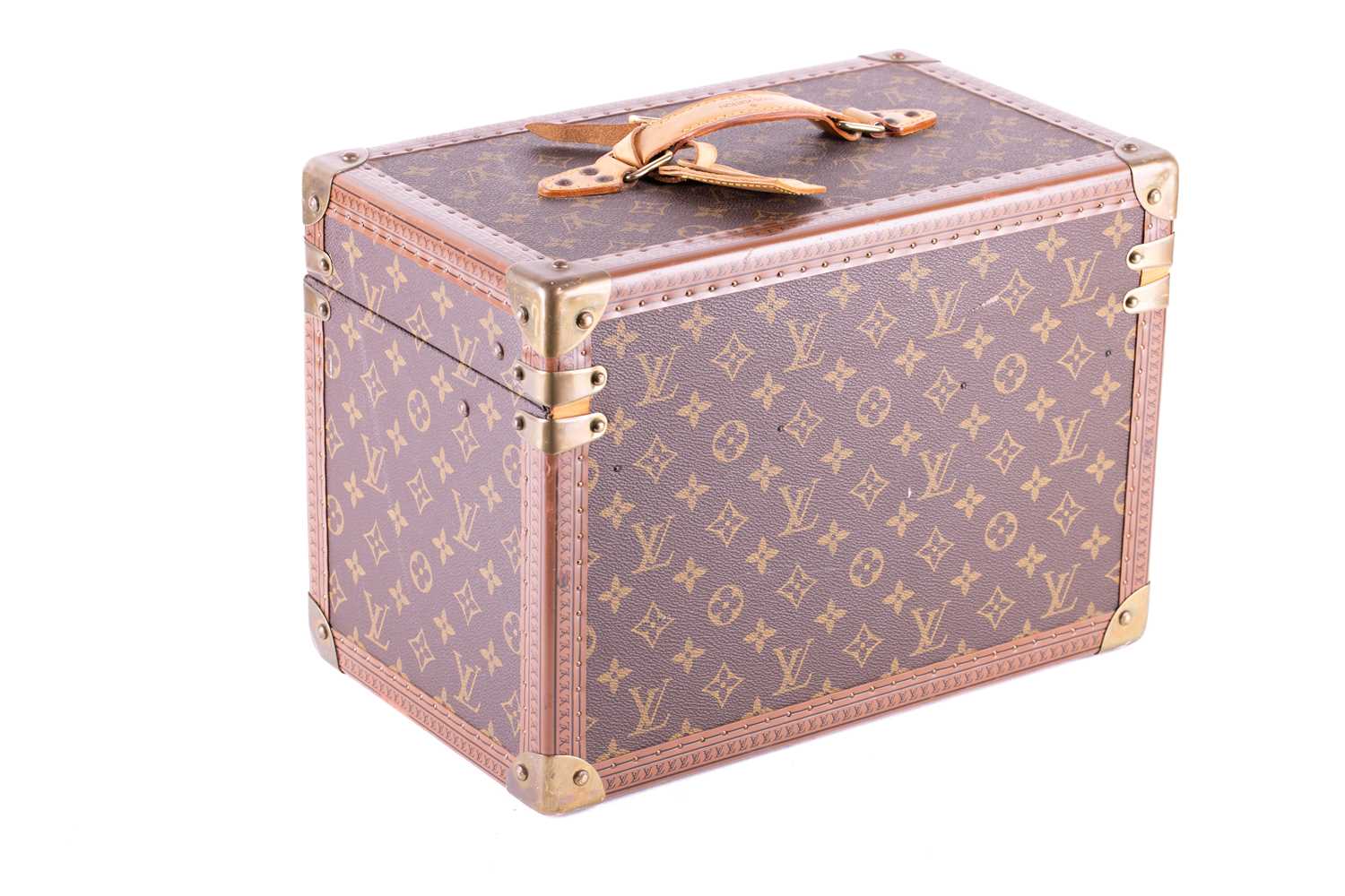 Louis Vuitton - a 'Boîte à Pharmacie' (pharmacy box) vanity case, in brown monogram canvas, brass lo - Image 2 of 15