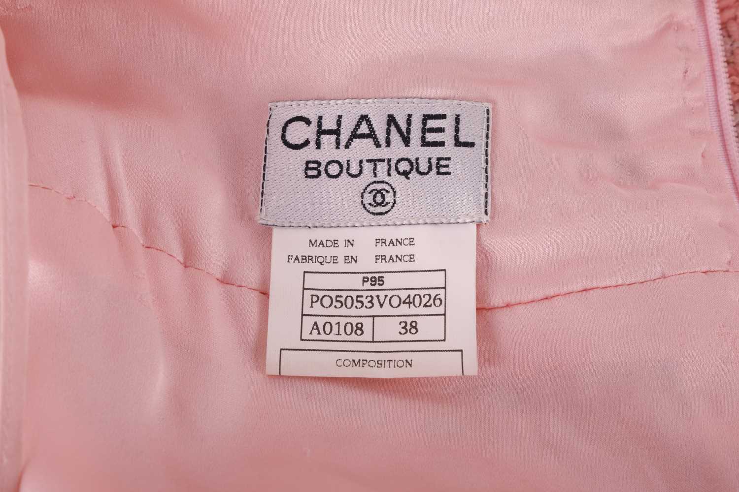 Chanel - a two-piece suit in peachy-pink tweed, from 1995 Spring and Summer ready-to-wear collection - Image 15 of 20