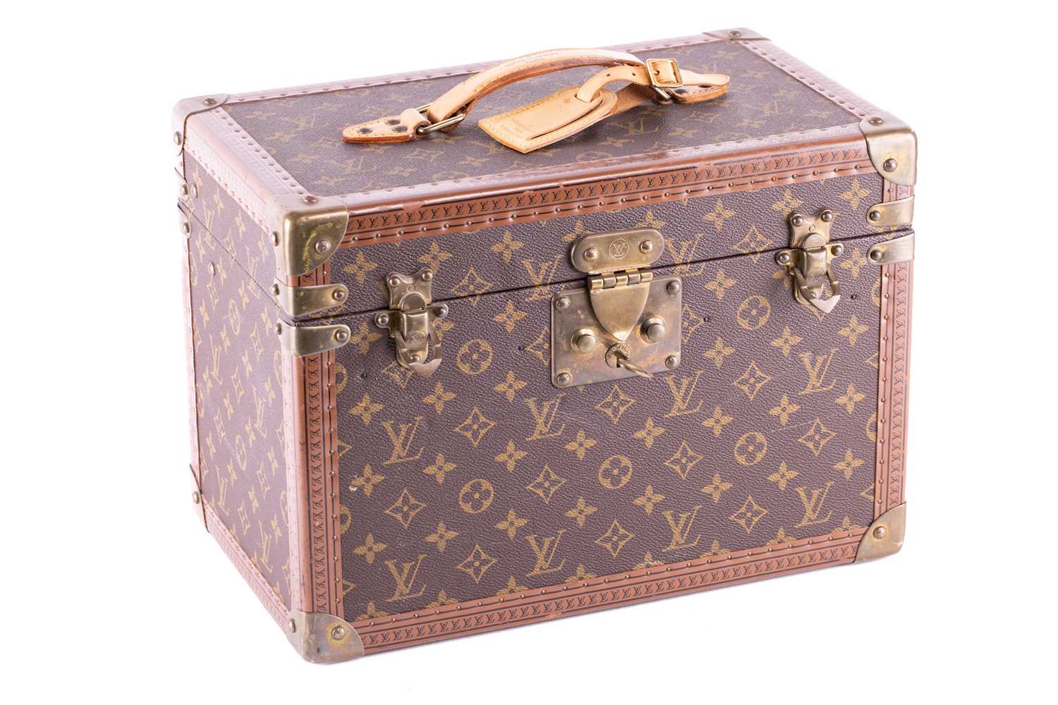 Louis Vuitton - a 'Boîte à Pharmacie' (pharmacy box) vanity case, in brown monogram canvas, brass lo - Image 6 of 15