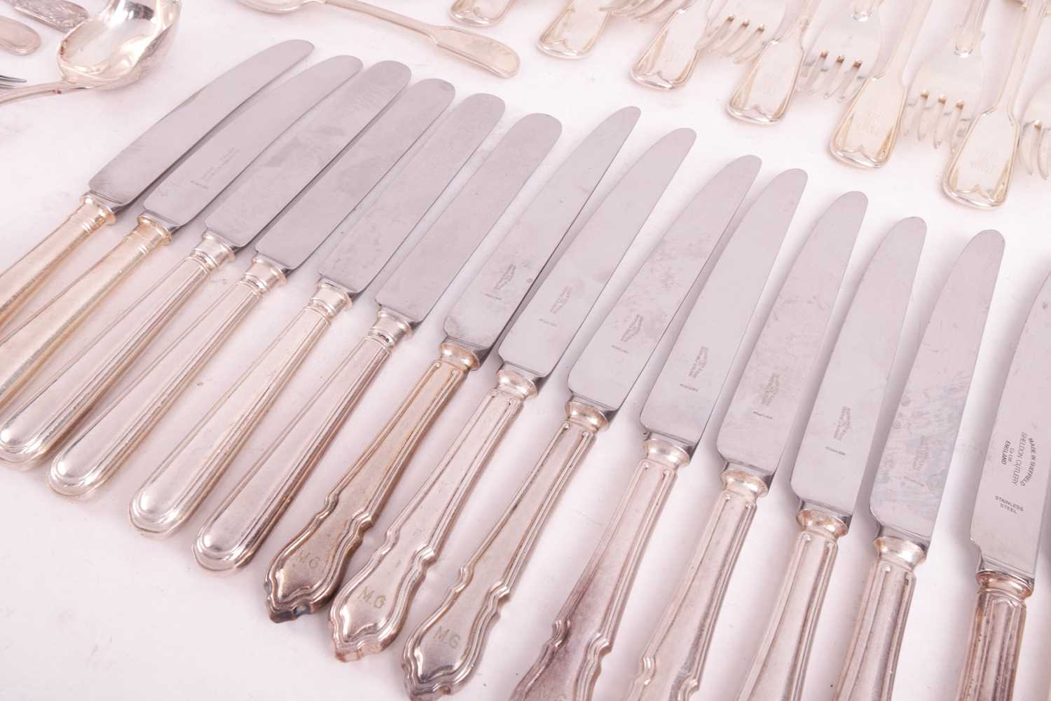 Aspreys silver flatware in fiddle and thread pattern engraved with initials, comprising twenty-nine  - Image 2 of 5