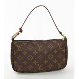 Pochette, Louis Vuitton.