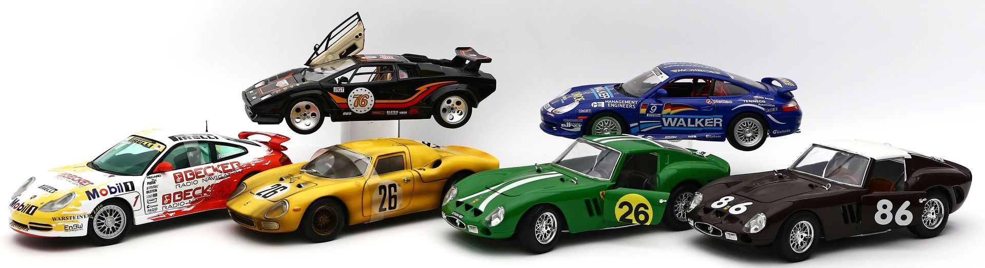 6 Ferrari-Modellautos.