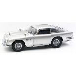 Modellauto "Aston Martin".