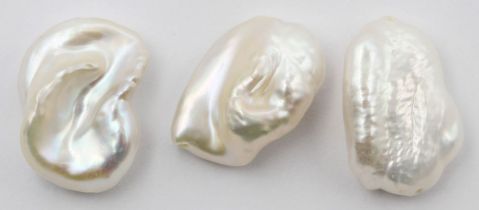 3 barocke Keshi-Zuchtperlen, zus. ca. 27 ct.