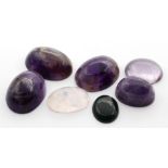 7 div. Cabochons, zus. ca. 55,9 ct.