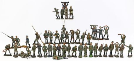 Sammlung von 48 Wehrmacht-Soldaten.