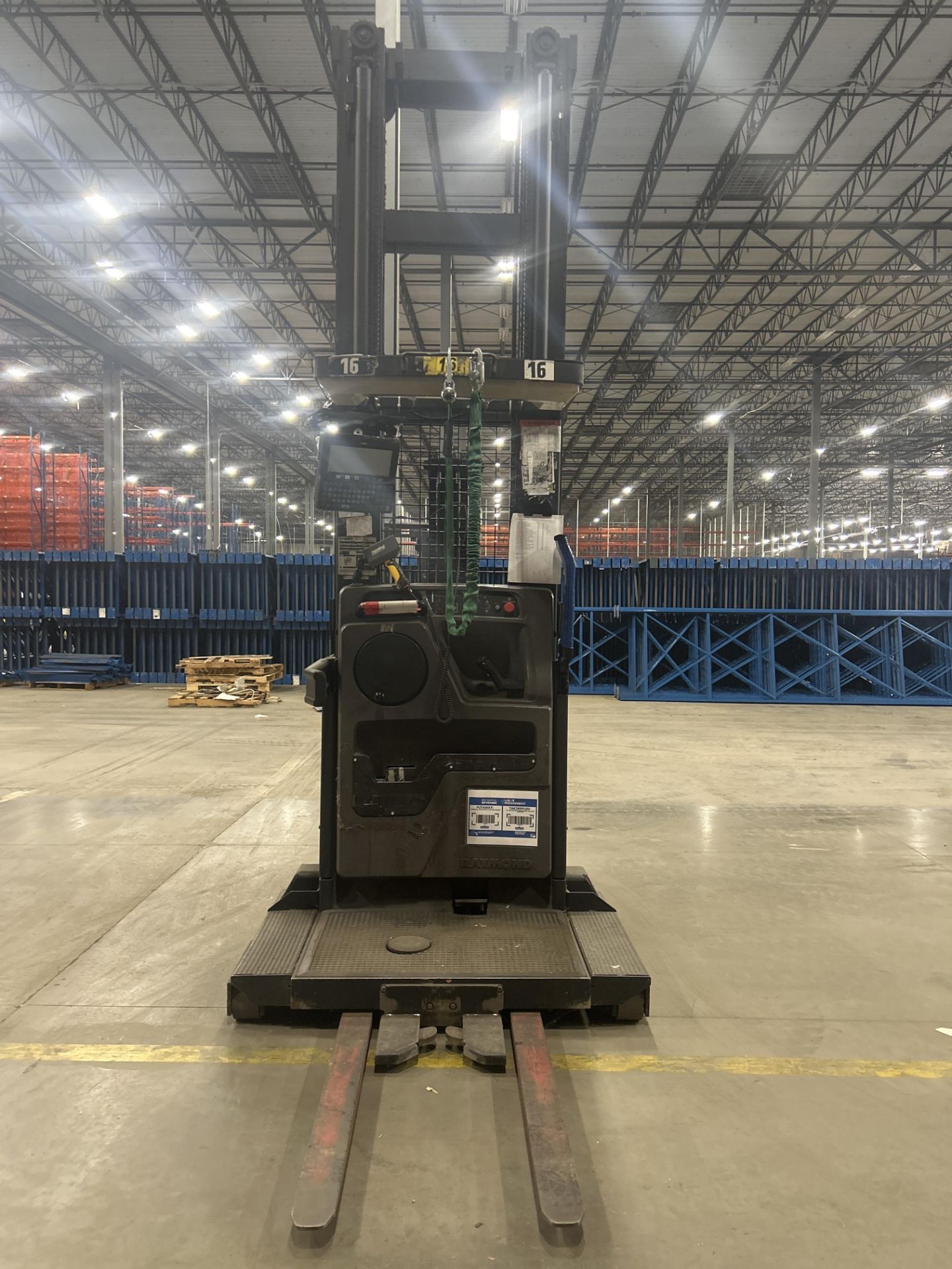 Wire Guided Raymond Order Picker Model 560-OPC30TT - Image 3 of 4