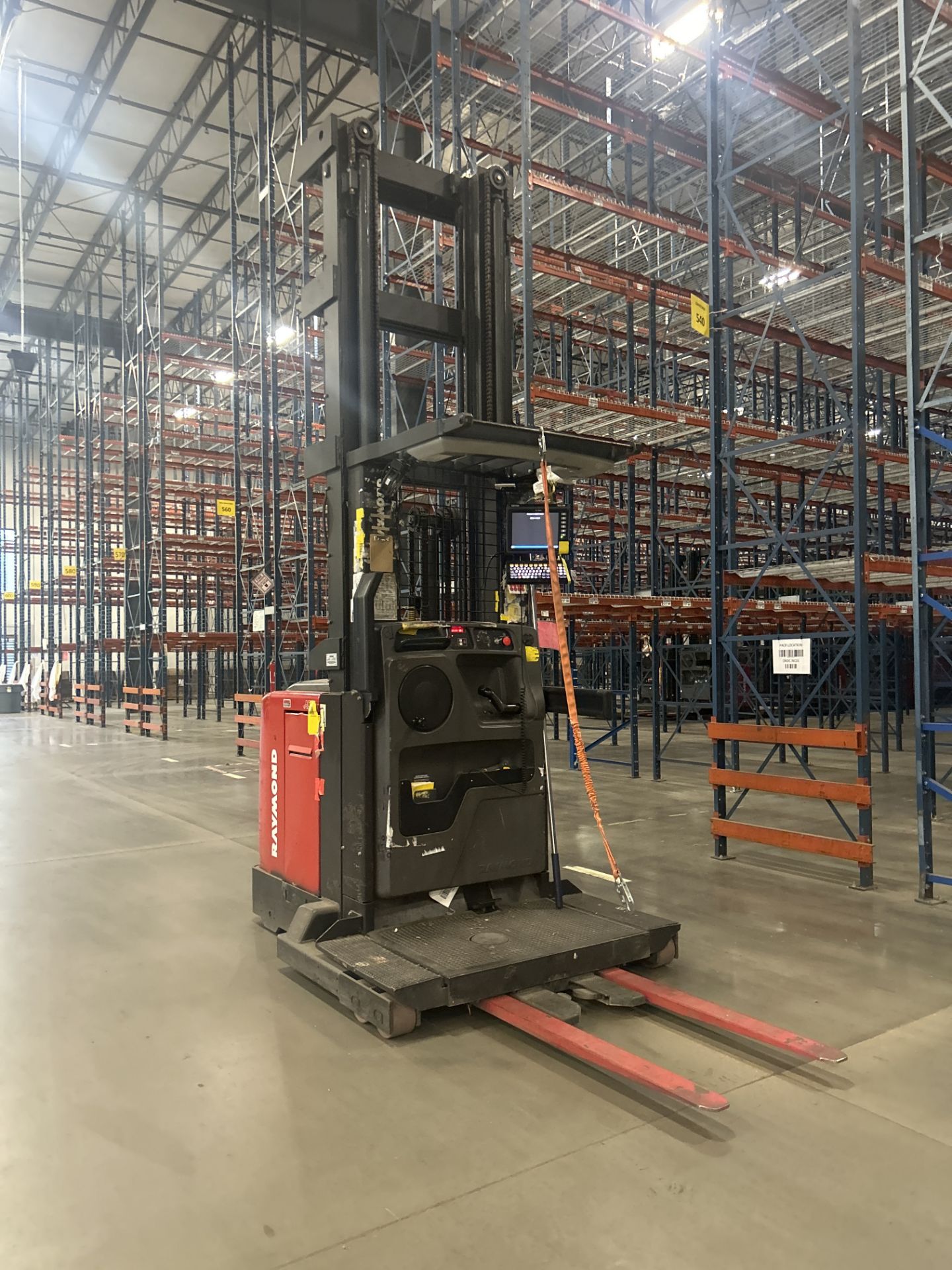 Wire Guided Raymond Order Picker Model 560-OPC30TT