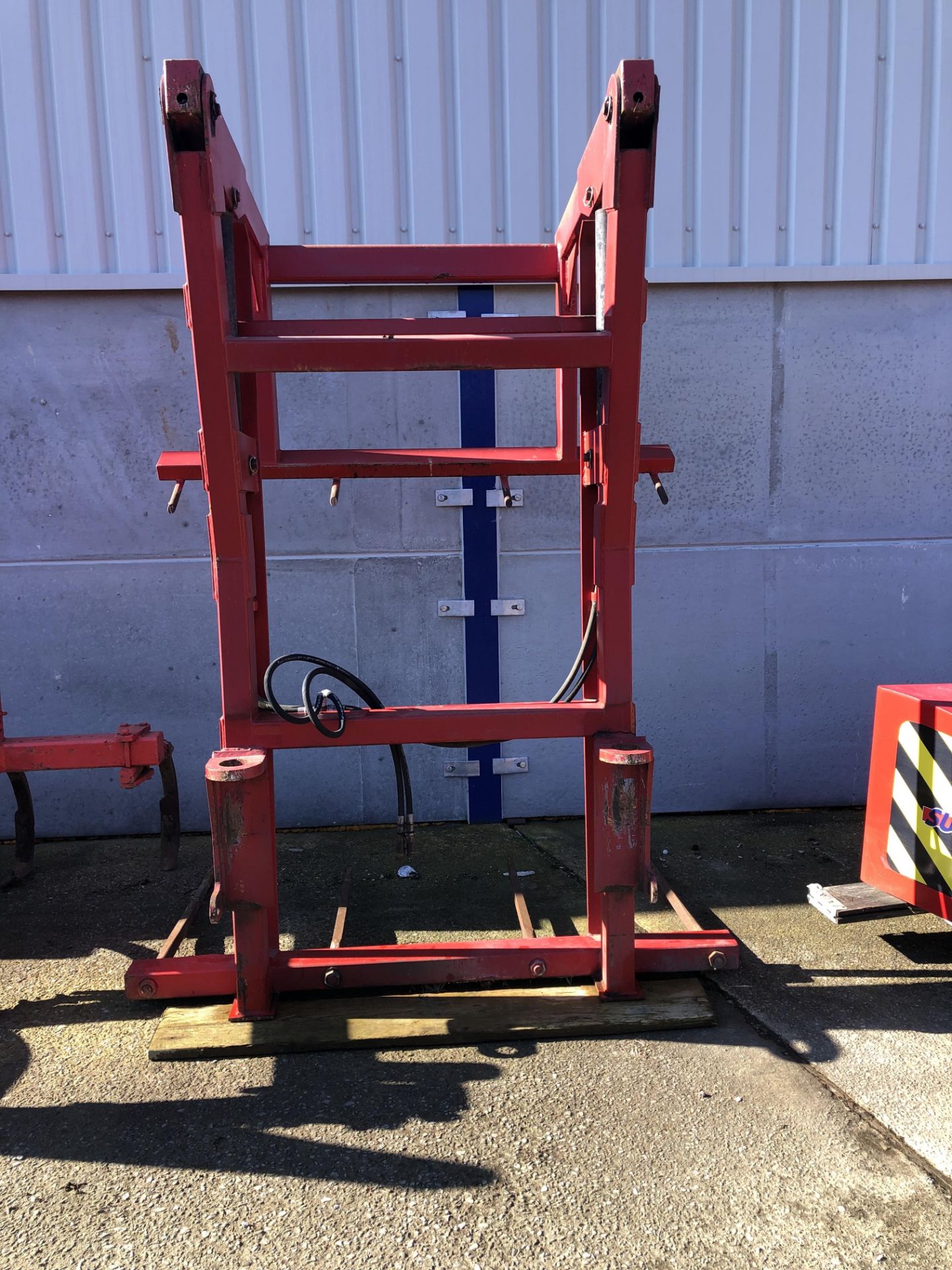 TAC Farm Services Ltd hydraulic bale Spike c/w Matbro pin & cone brackets.