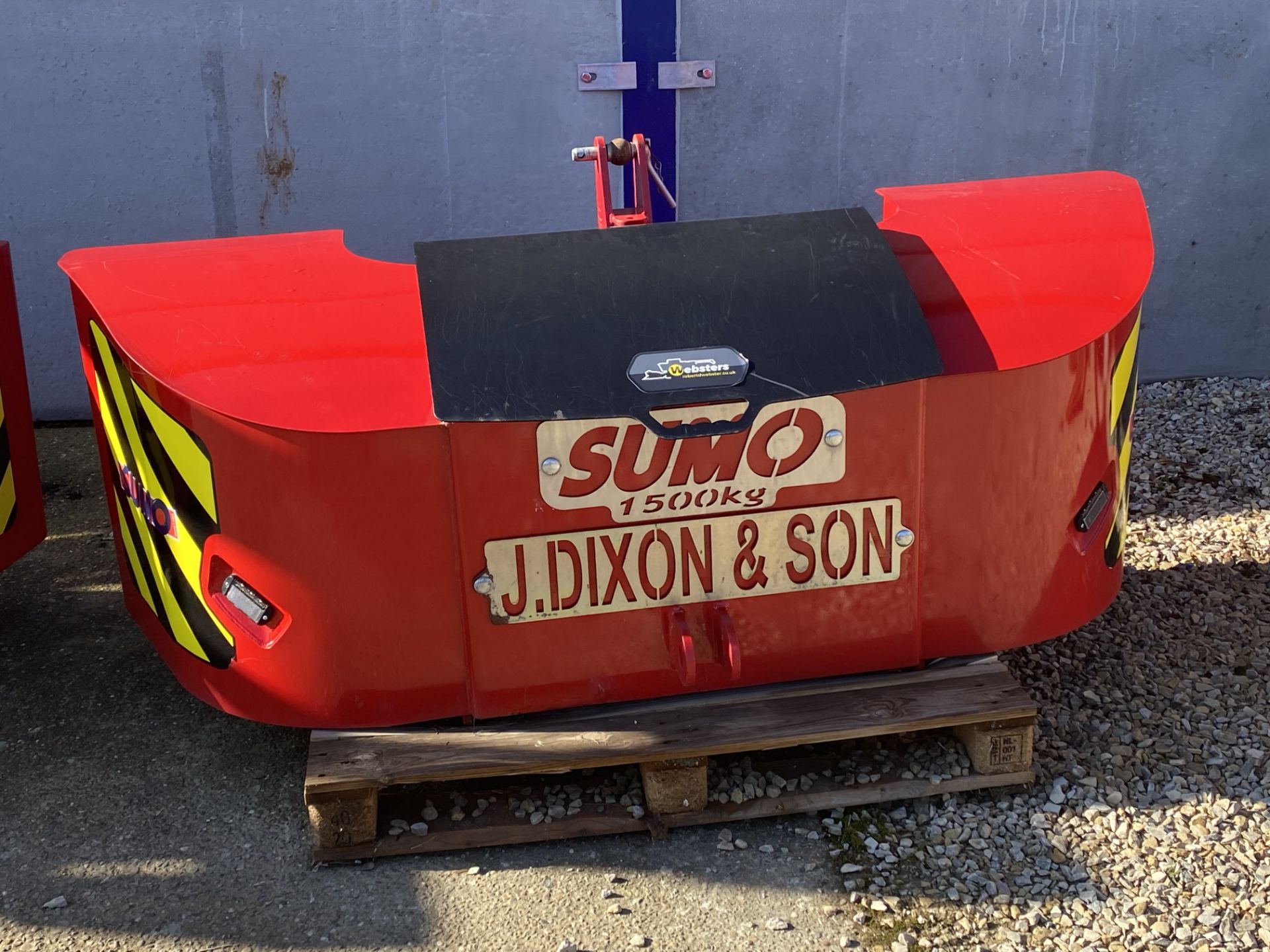 2019 Sumo 1500kgs front mounted Weight Block c/w tool box (to fit the above) - Image 2 of 4