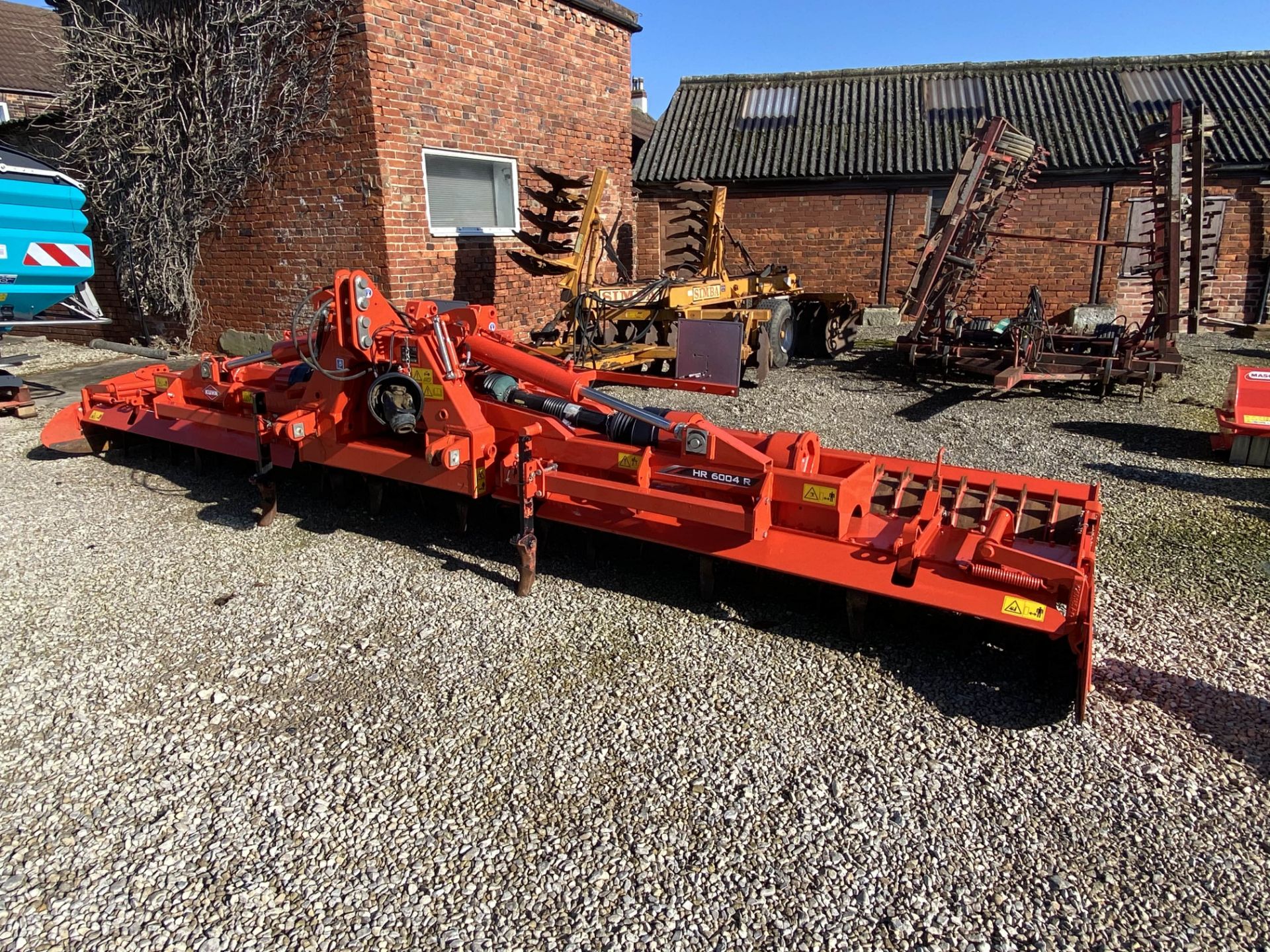 2019 Kuhn HR6004 R 6 metre hydraulic folding Power Harrow c/w packer roller. Serial No.