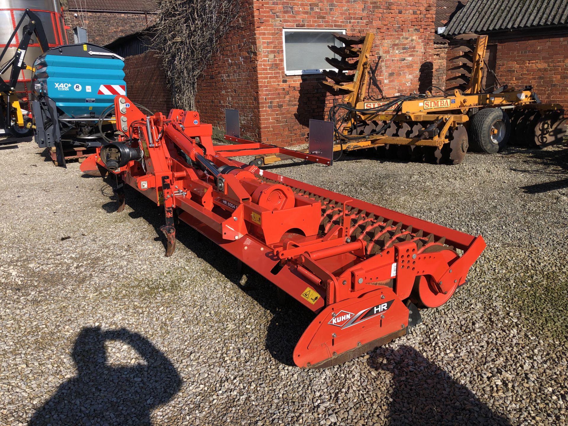 2019 Kuhn HR6004 R 6 metre hydraulic folding Power Harrow c/w packer roller. Serial No. - Image 4 of 5