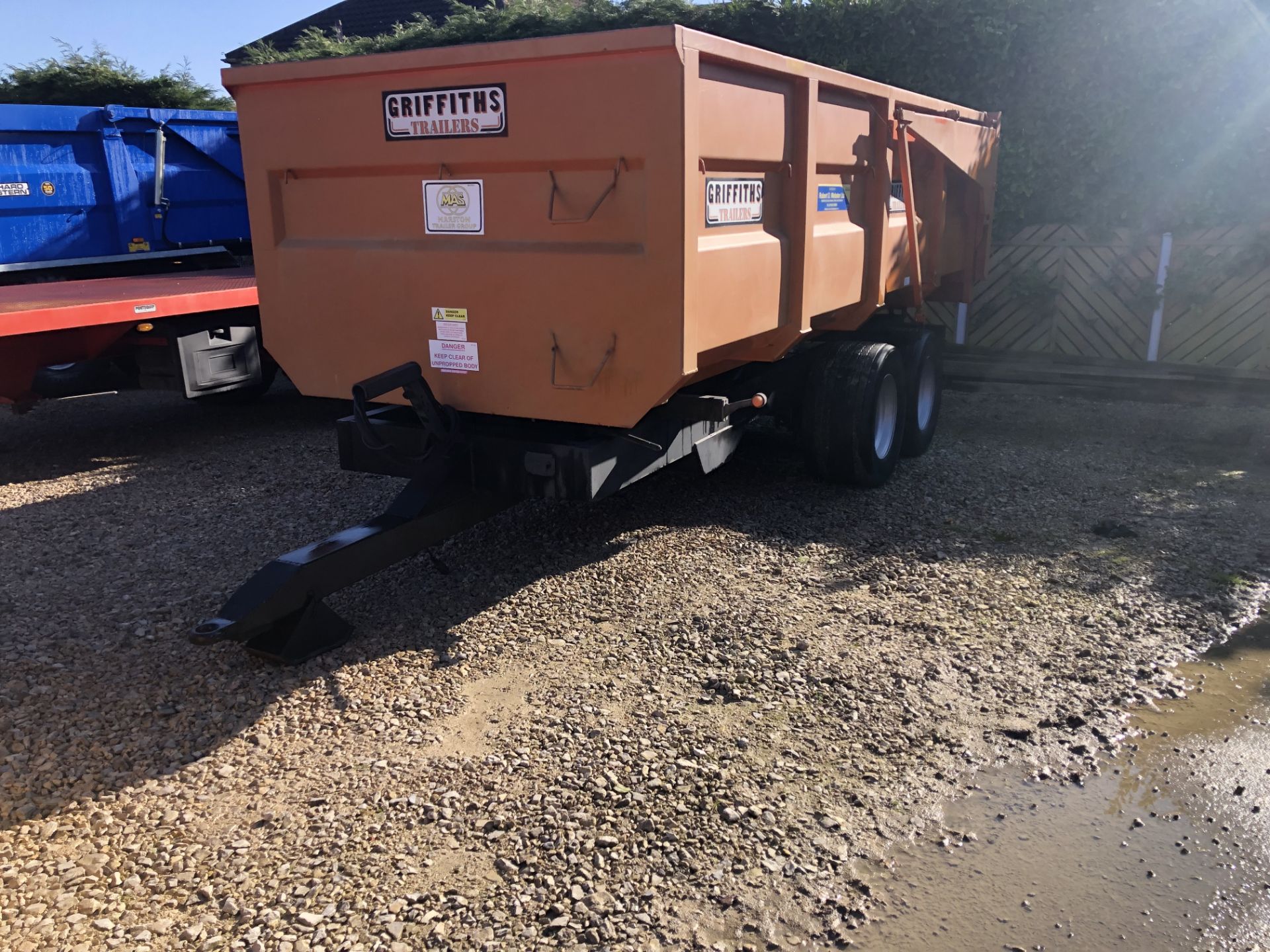 1993 Griffiths 10 tonnes steel monocoque sprung tandem axle tipping Trailer c/w automatic opening - Image 2 of 2