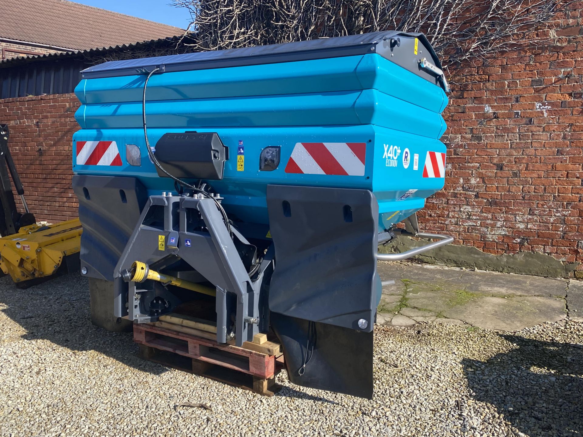 2022 Sulky X 40 + Econov twin disc Fertiliser Spreader c/w 24-36m discs, section control,