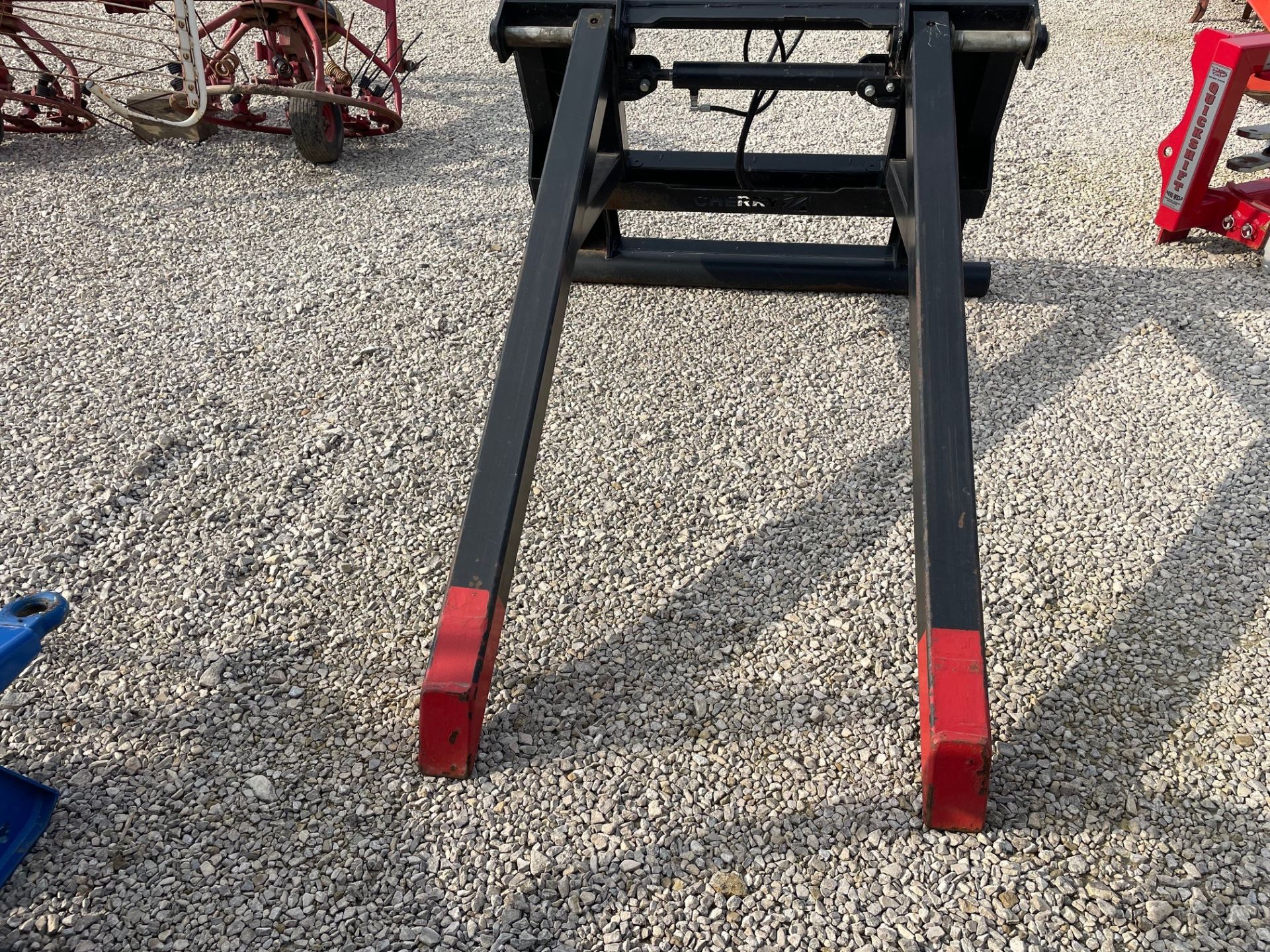 2019 Cherry Products big bag Lift c/w Ma - Image 2 of 3