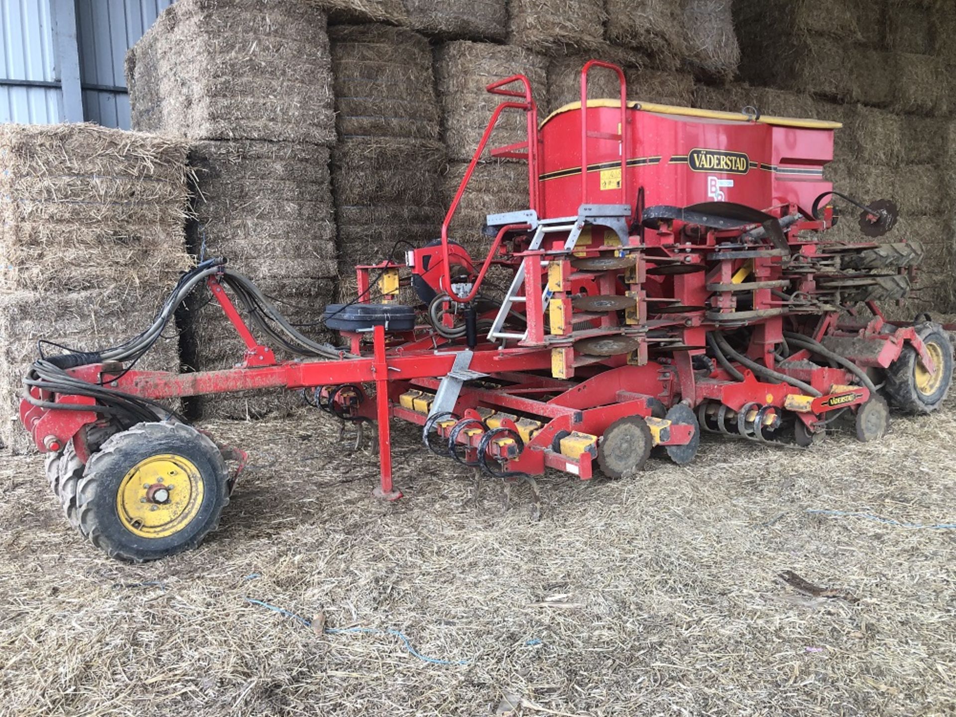 2014 Vaderstad Rapid RDA 400S 4 metre system disc Drill c/w drawbar with tyre packer roller, - Image 2 of 3