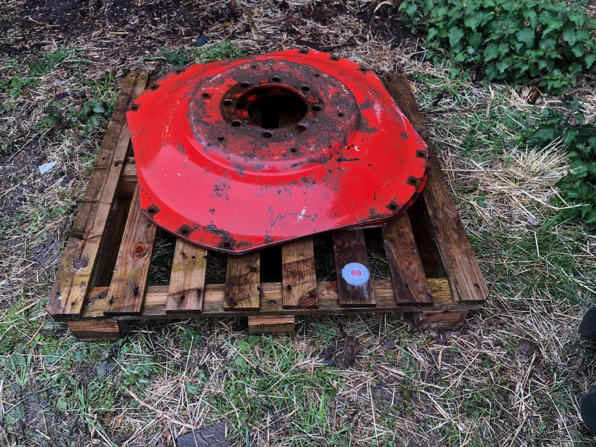 Pair of tractor wheel Centres