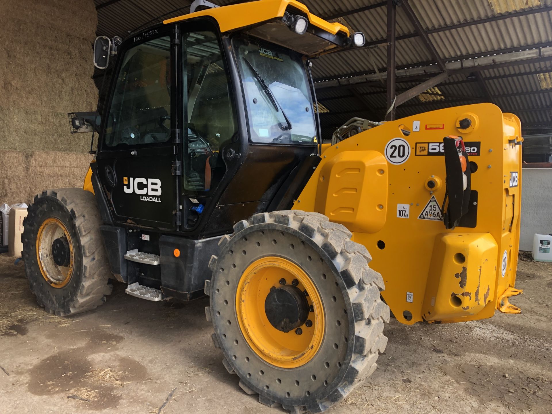 JCB 560-80 Wastemaster four wheel drive & steer Telescopic Handler c/w air conditioned cab, 13. - Image 3 of 4