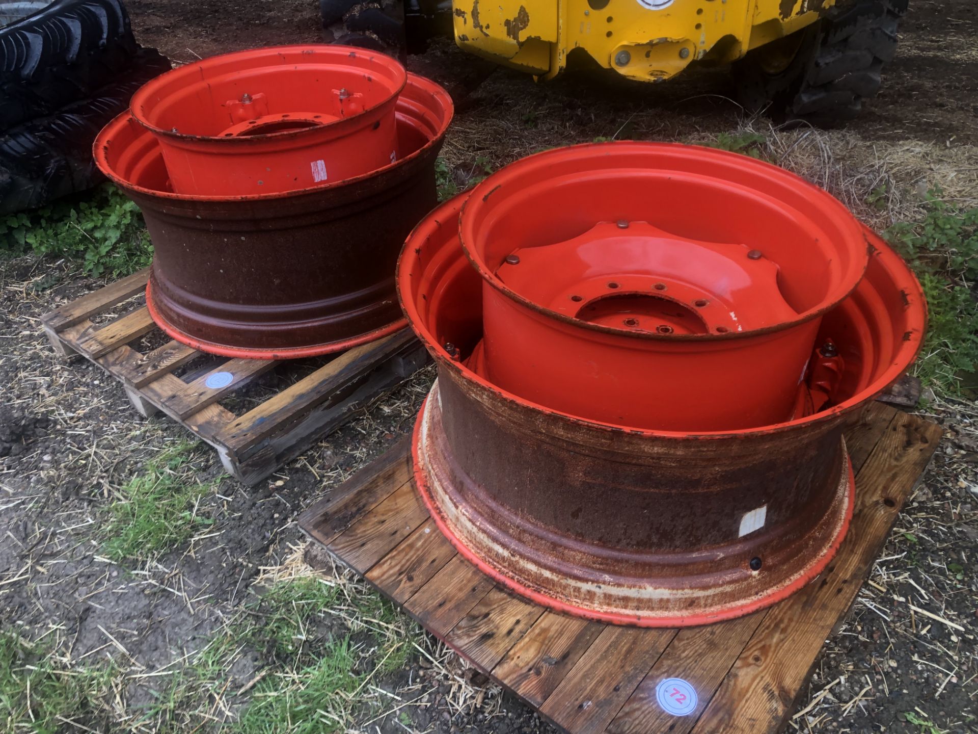 Set of 4no tractor wheel Rims (18x38 & 15x28)