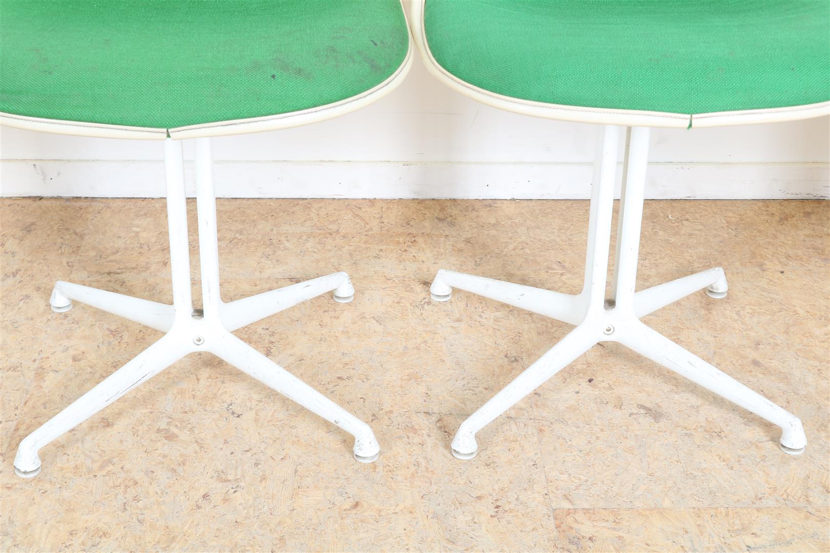 Series of 4 fiberglass design chairs with green upholstery on metal legs, designed by Charels - Image 3 of 4