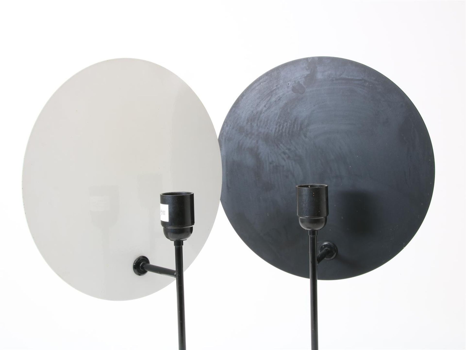 Set of Oluce metal table lamps, model Kuta - Image 2 of 6