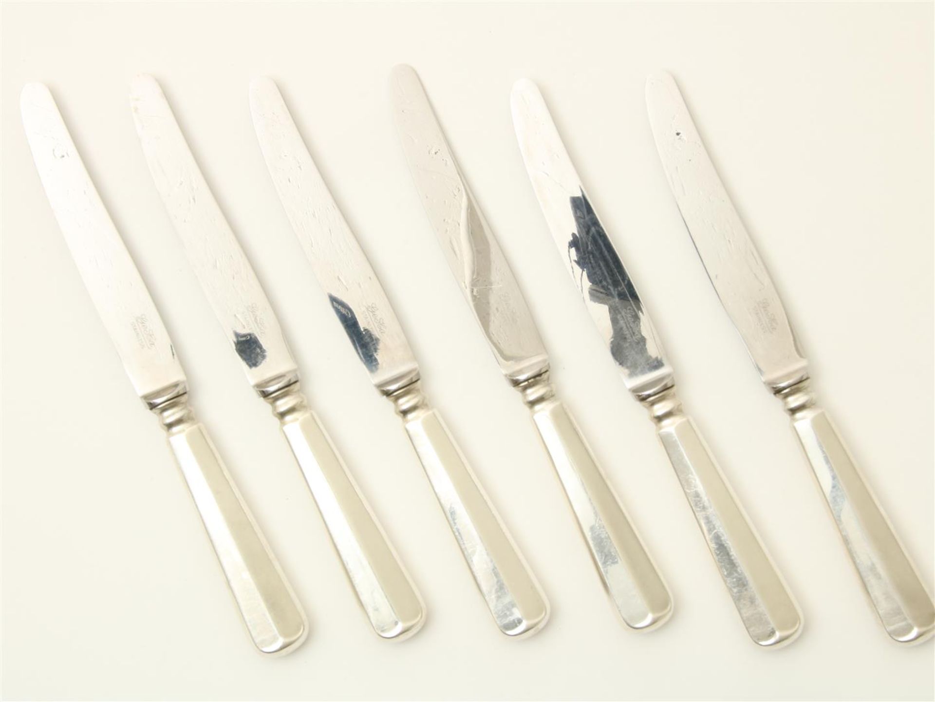Series of 6 knives with silver handles, model: Haags Lofje, grade 835/000, maker's mark: "GH3":