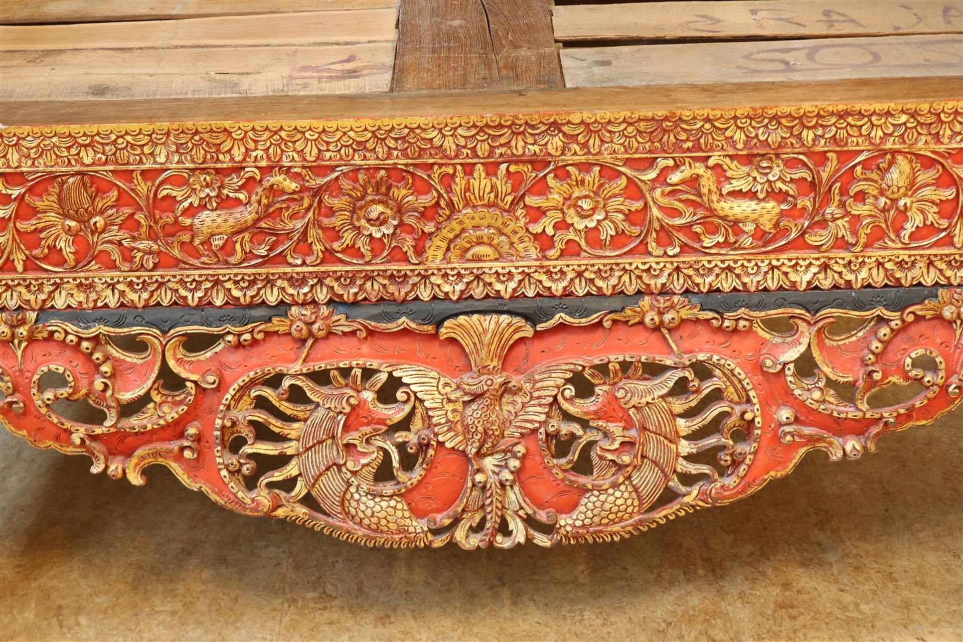 Red and gilded wooden traditional bedstead with carved birds, flowers and dragons, origin Madura, - Image 3 of 6