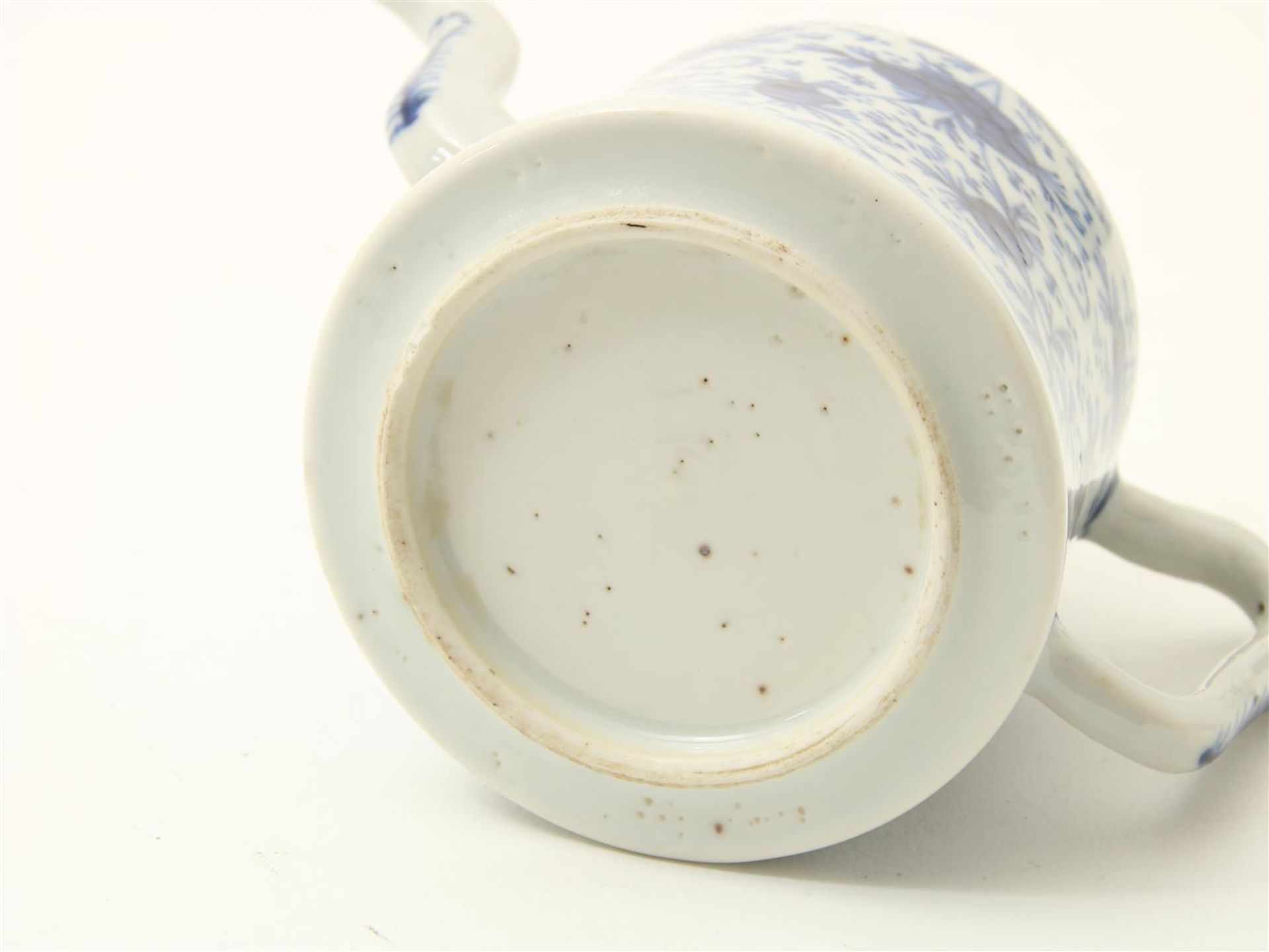 Porcelain teapot with blue-white decor of flowers, China ca. 1800  - Bild 6 aus 6