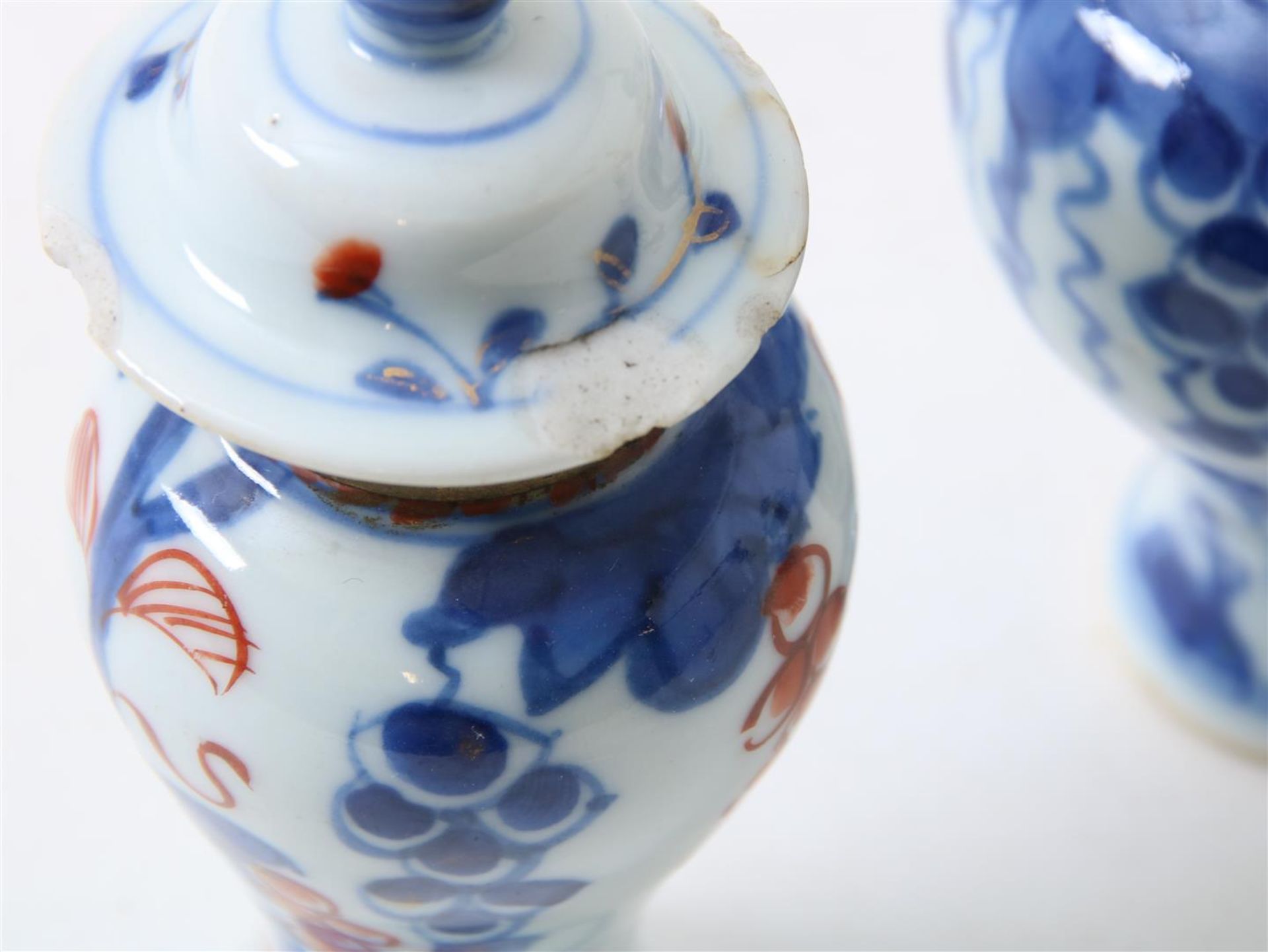 Set of porcelain miniature lidded vases, Kangxi - Bild 8 aus 10