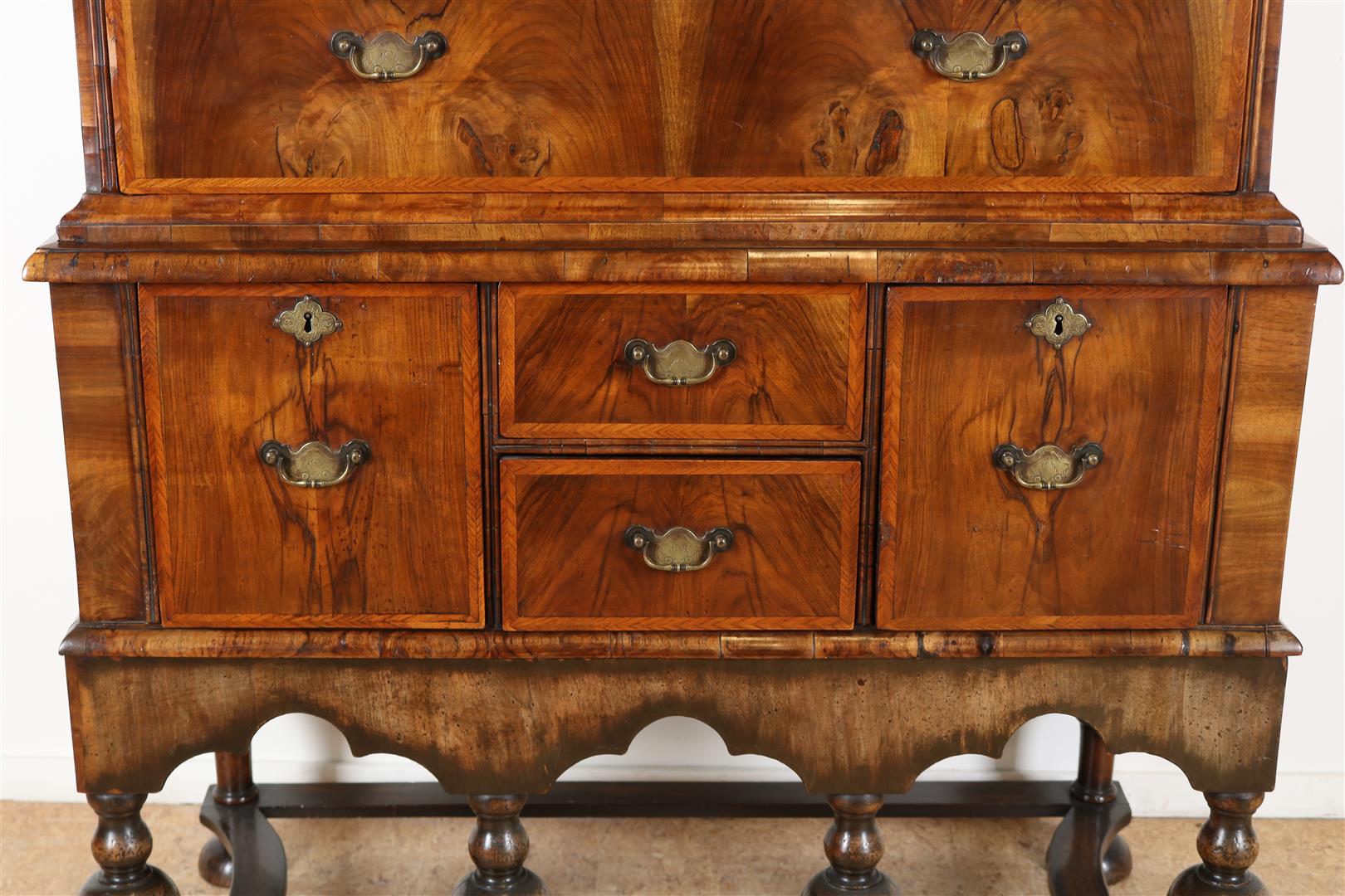 Carrot nuts William & Mary chest of drawers in two divisions. The upper cabinet with five drawers, - Image 3 of 6