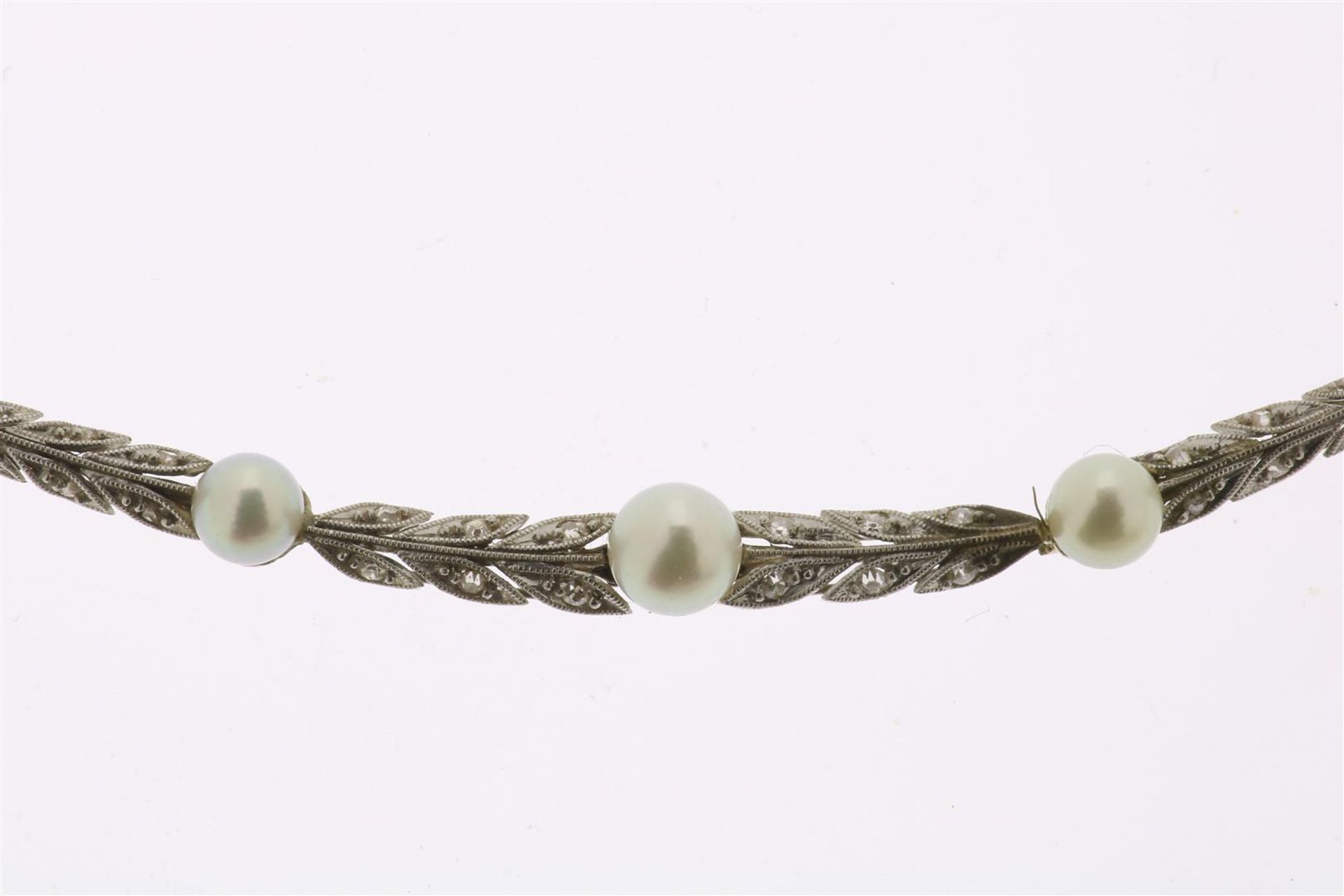 Platinum necklase with pearls and diamonts, 19th century